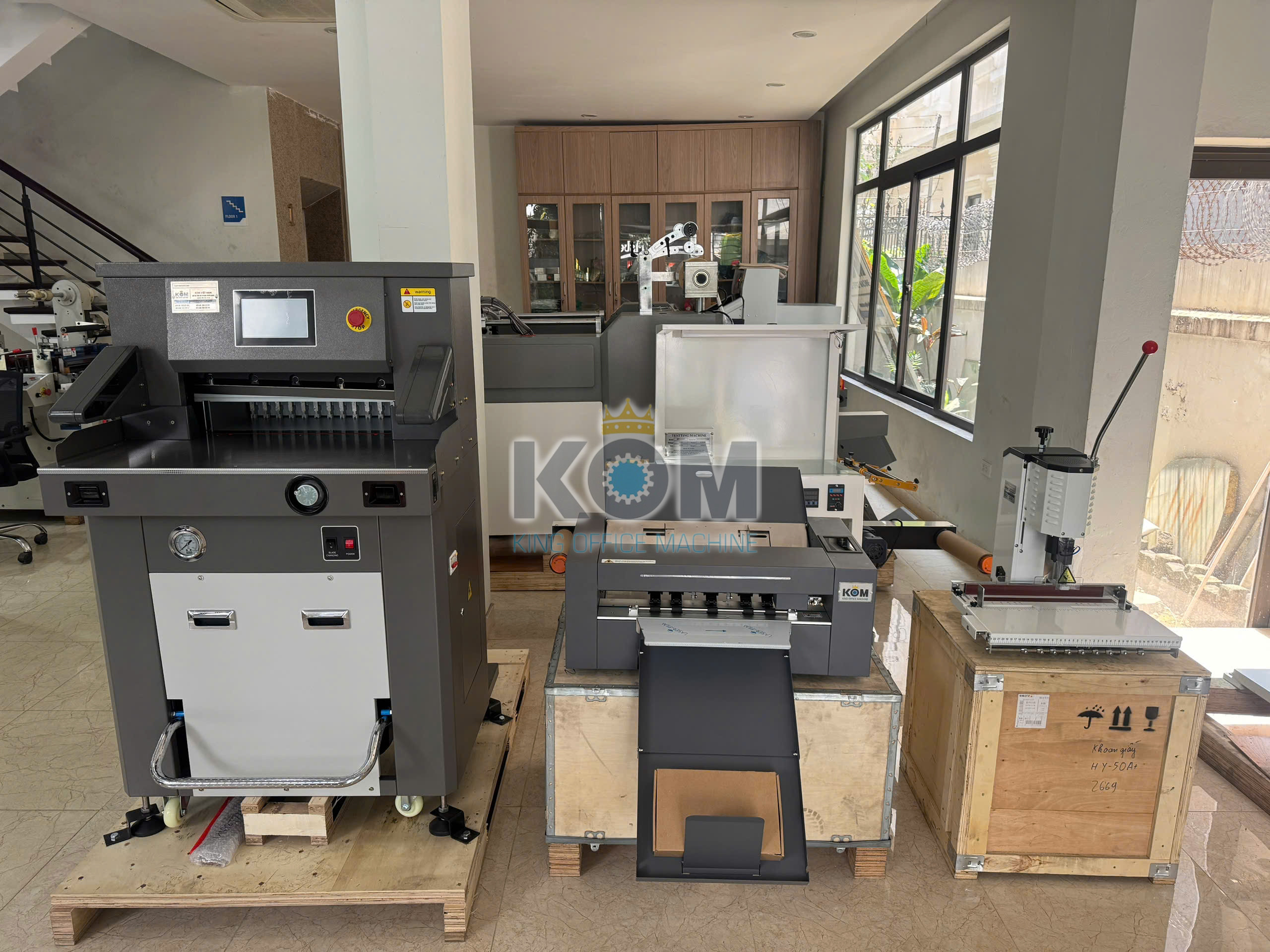 Máy khoan giấy HY-50A 12 Bo may gia cong sau in nhanh cua KOM