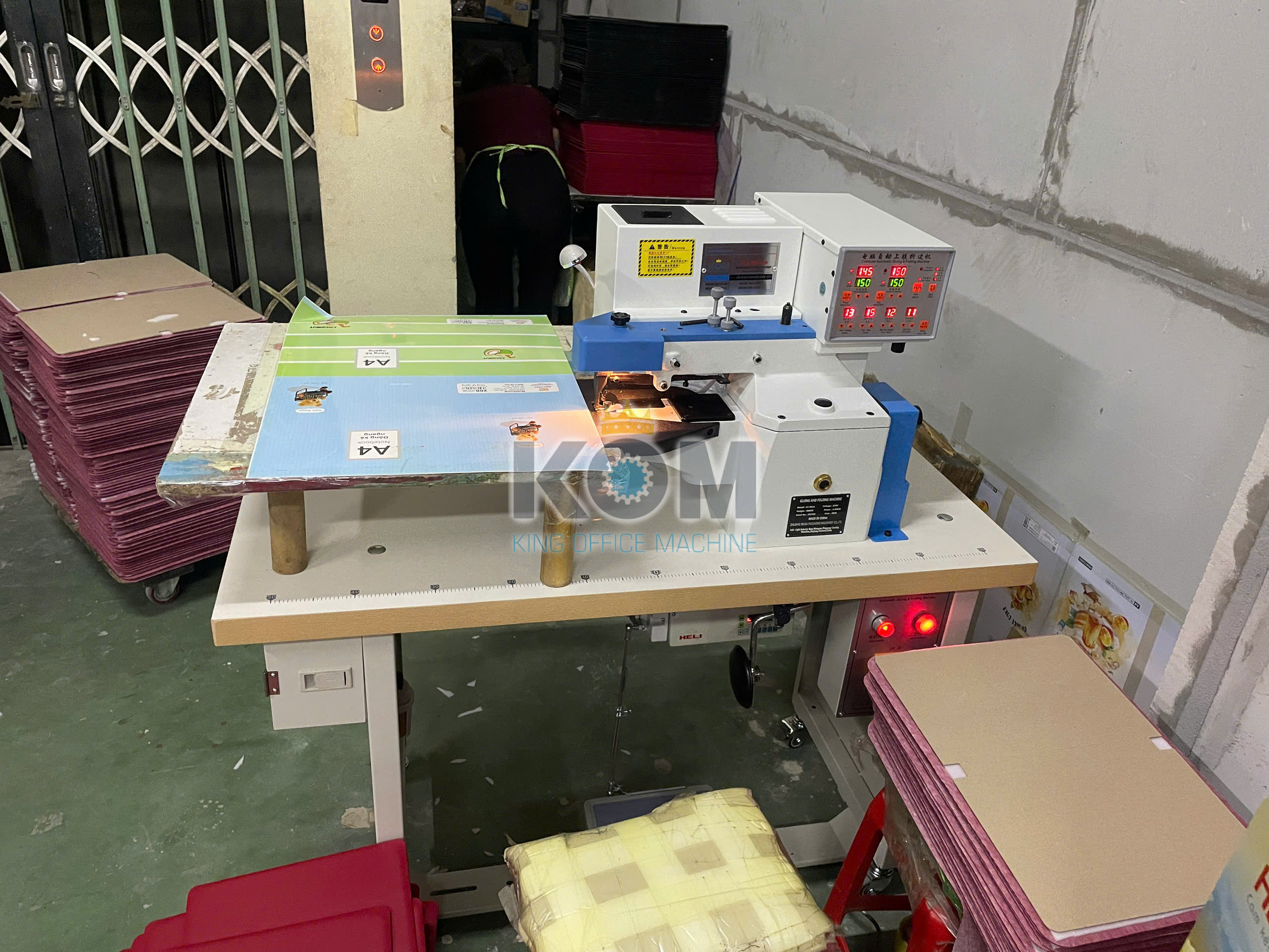 Máy viền keo sổ bìa da LF-292A 6 KOM ban may vien keo so bia da LF 292A