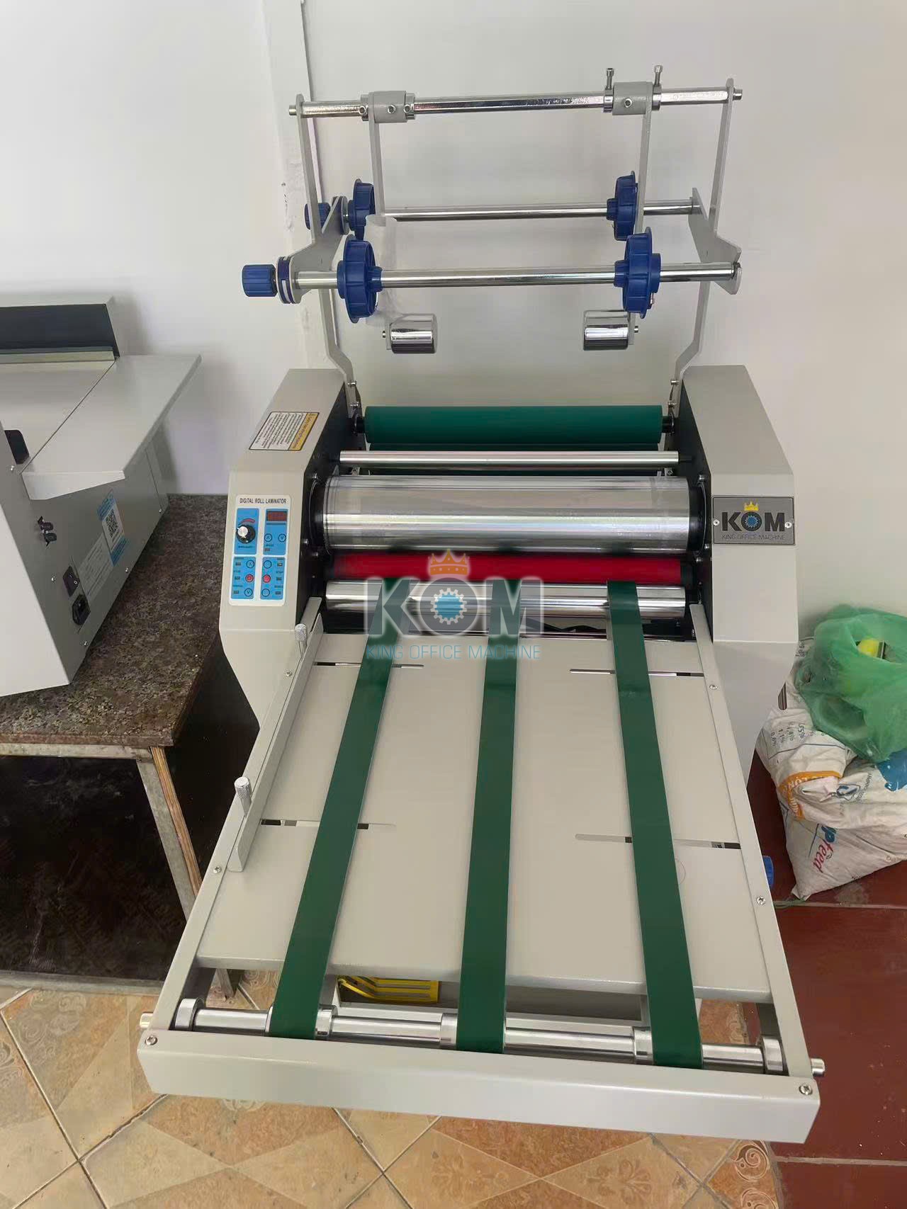 Máy cán màng tay khổ A3 2 May can mang tay kho a3 HUPU 390
