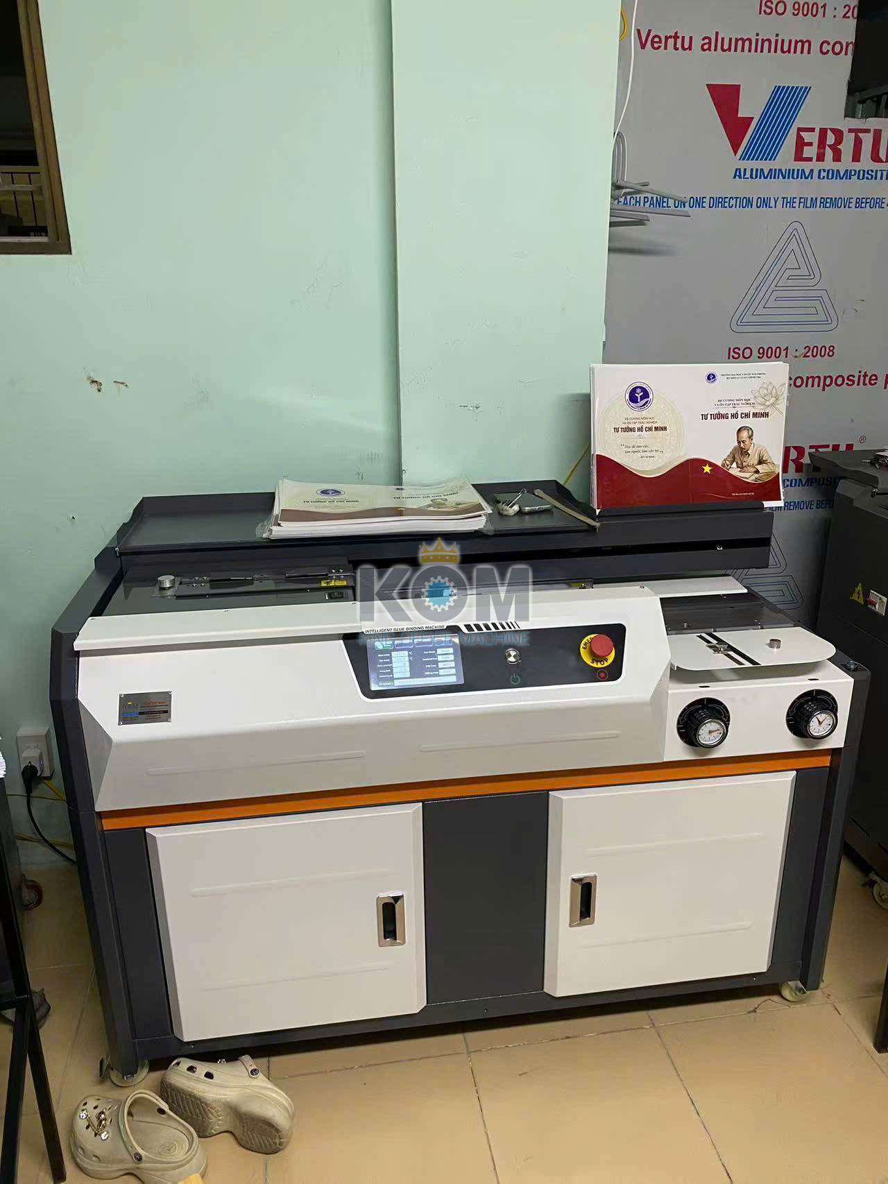 Máy đóng gáy sách keo nhiệt KF-550A4 5 May dong sach keo nhiet KF 550A4 cua KOM