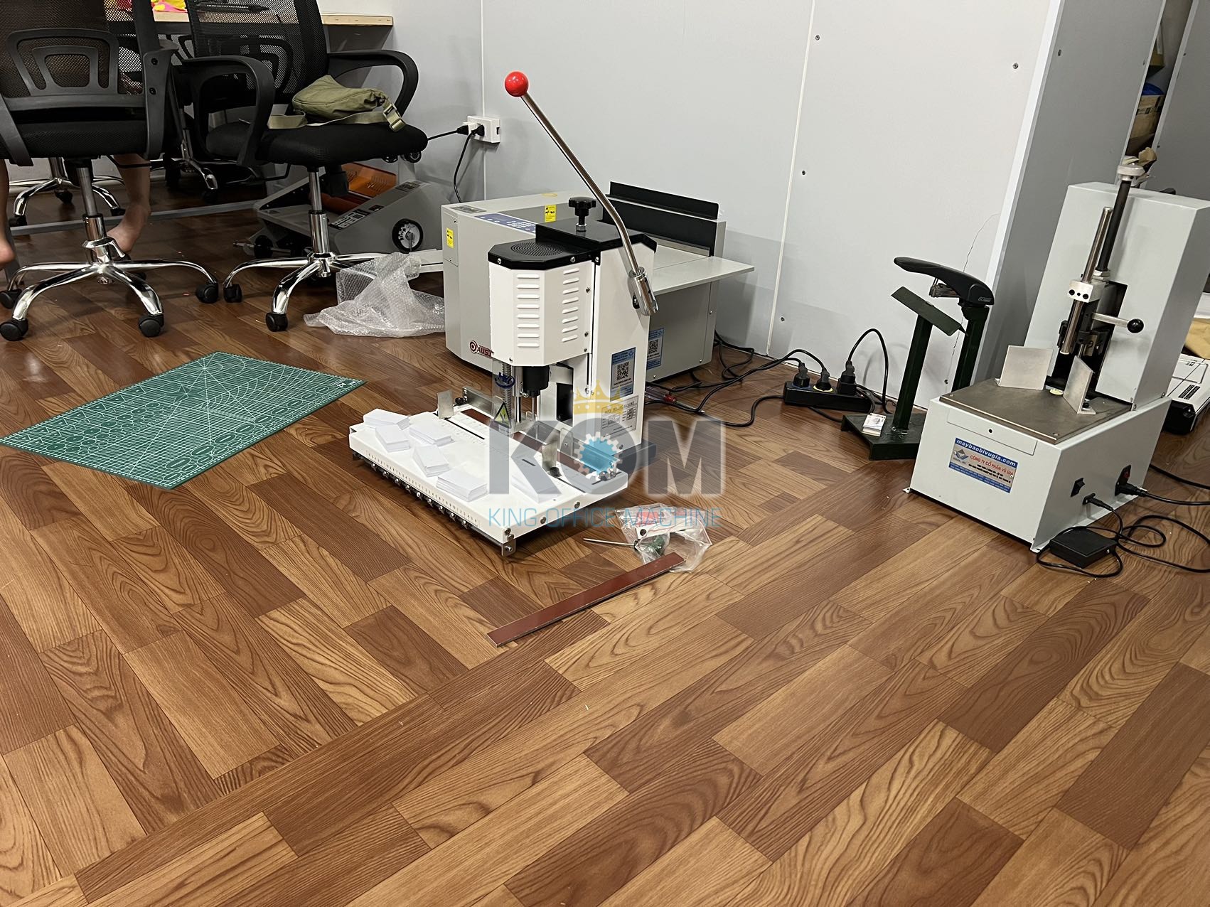 Máy khoan giấy HY-50A 6 Vũ Gia bán máy khoan lỗ giấy tròn