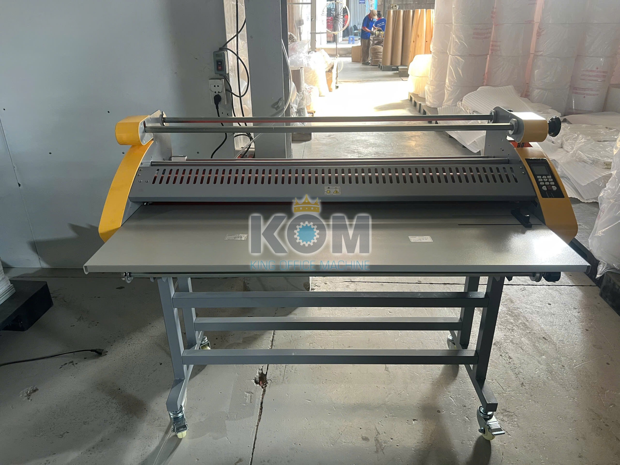 ban may can mang anh lap kho 1m scaled