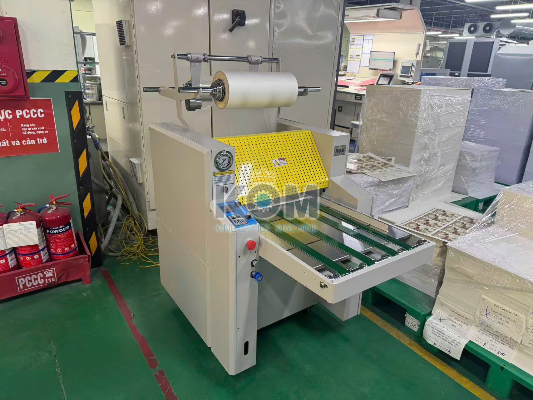 kom ban may can mang in nhanh kho lon