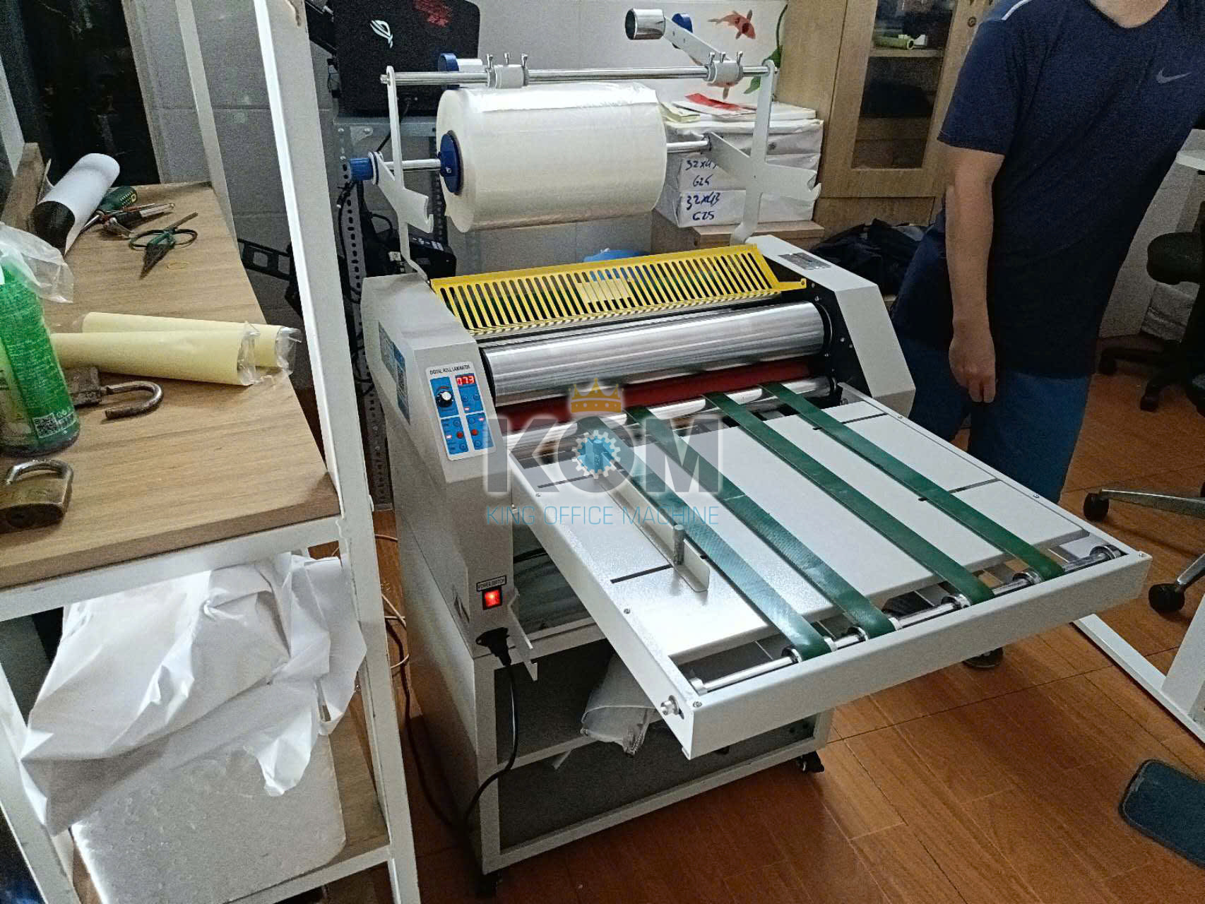 Máy cán màng tay khổ 490mm 6 kom ban may can mang thu cong HUPU 520