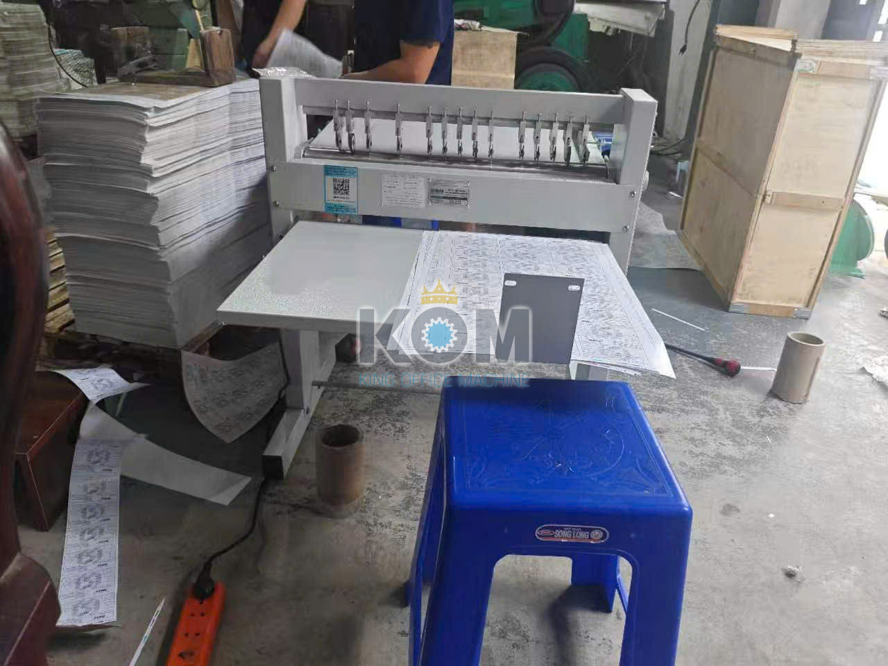may be decal giay thu cong