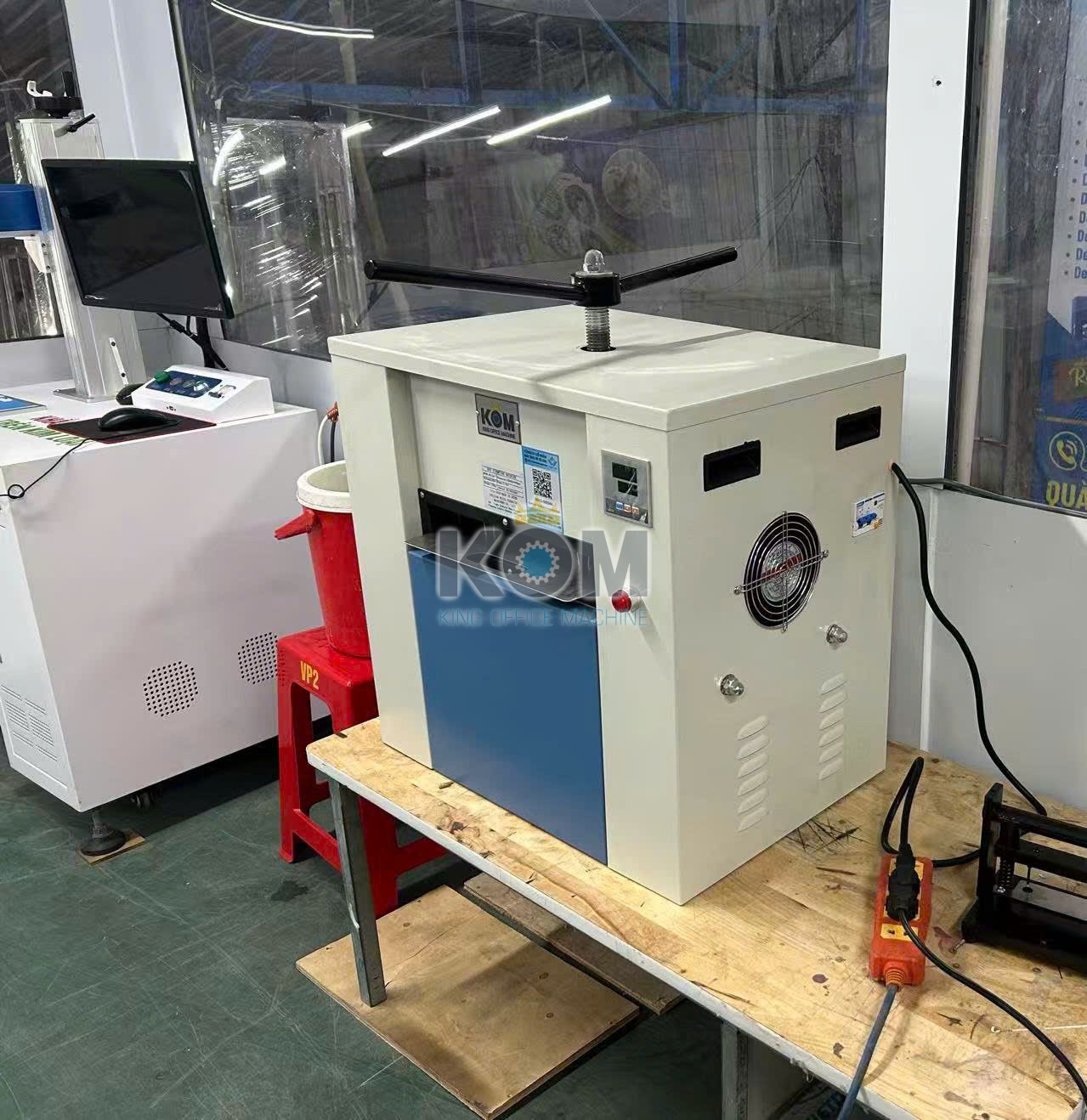 Máy ép thẻ nhựa cao tần 2 Máy bế thẻ nhựa PVC 4 lớp WL-A4