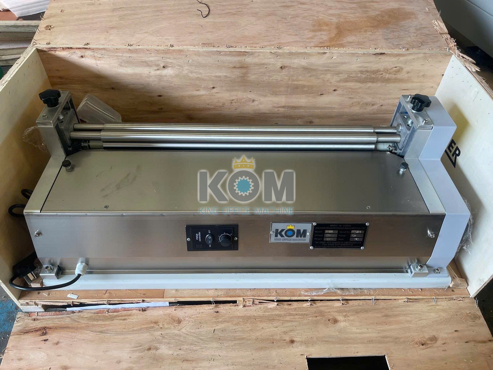 Máy bồi giấy mini mặt inox 9 may boi keo inox IN 600