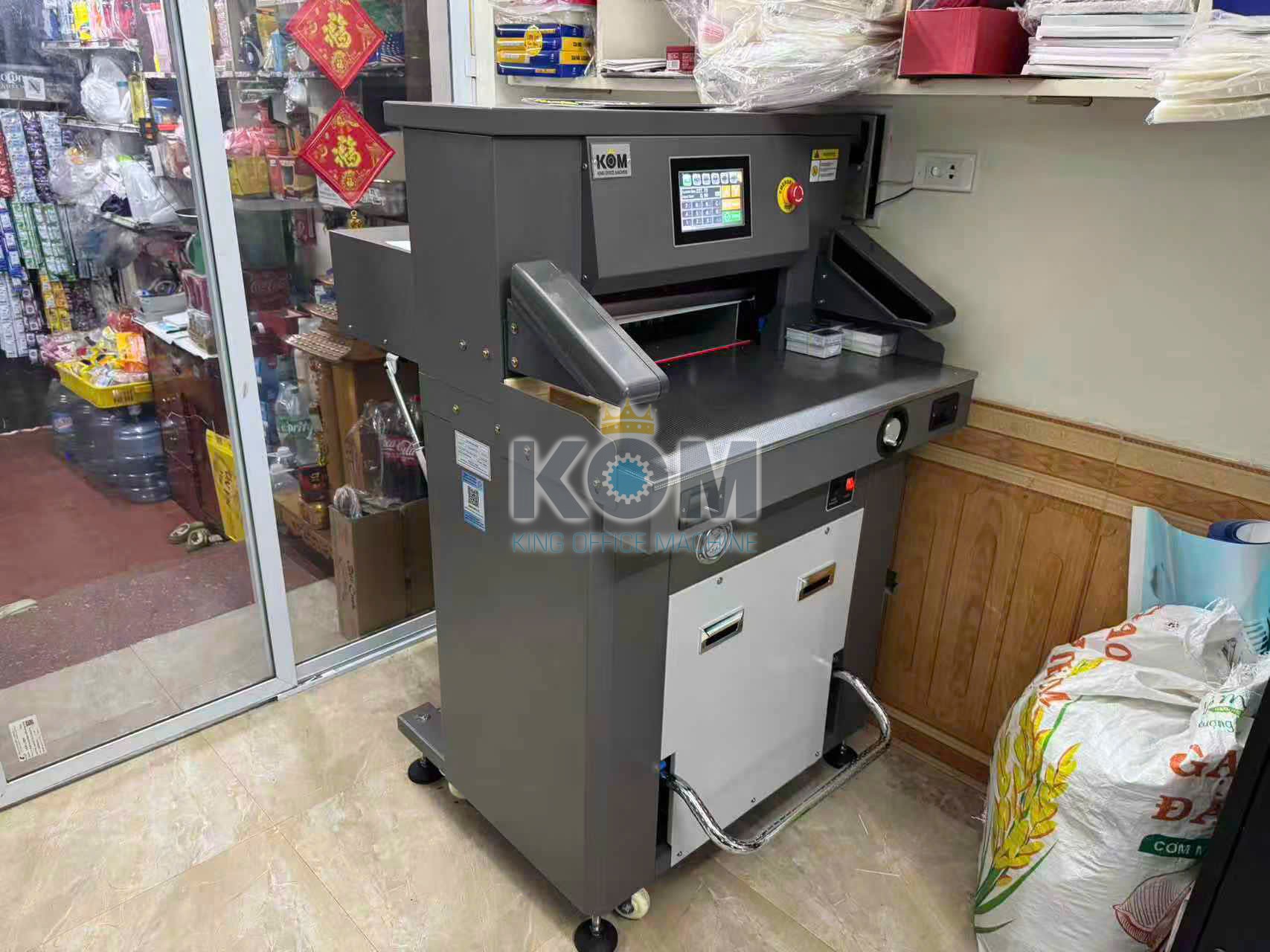 Máy cắt giấy thủy lực khổ 49.5cm - họng 8cm 10 Máy cắt giấy thủy lực khổ A3