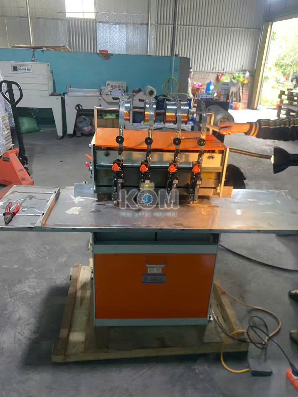 Máy dập ghim sách 4 đầu