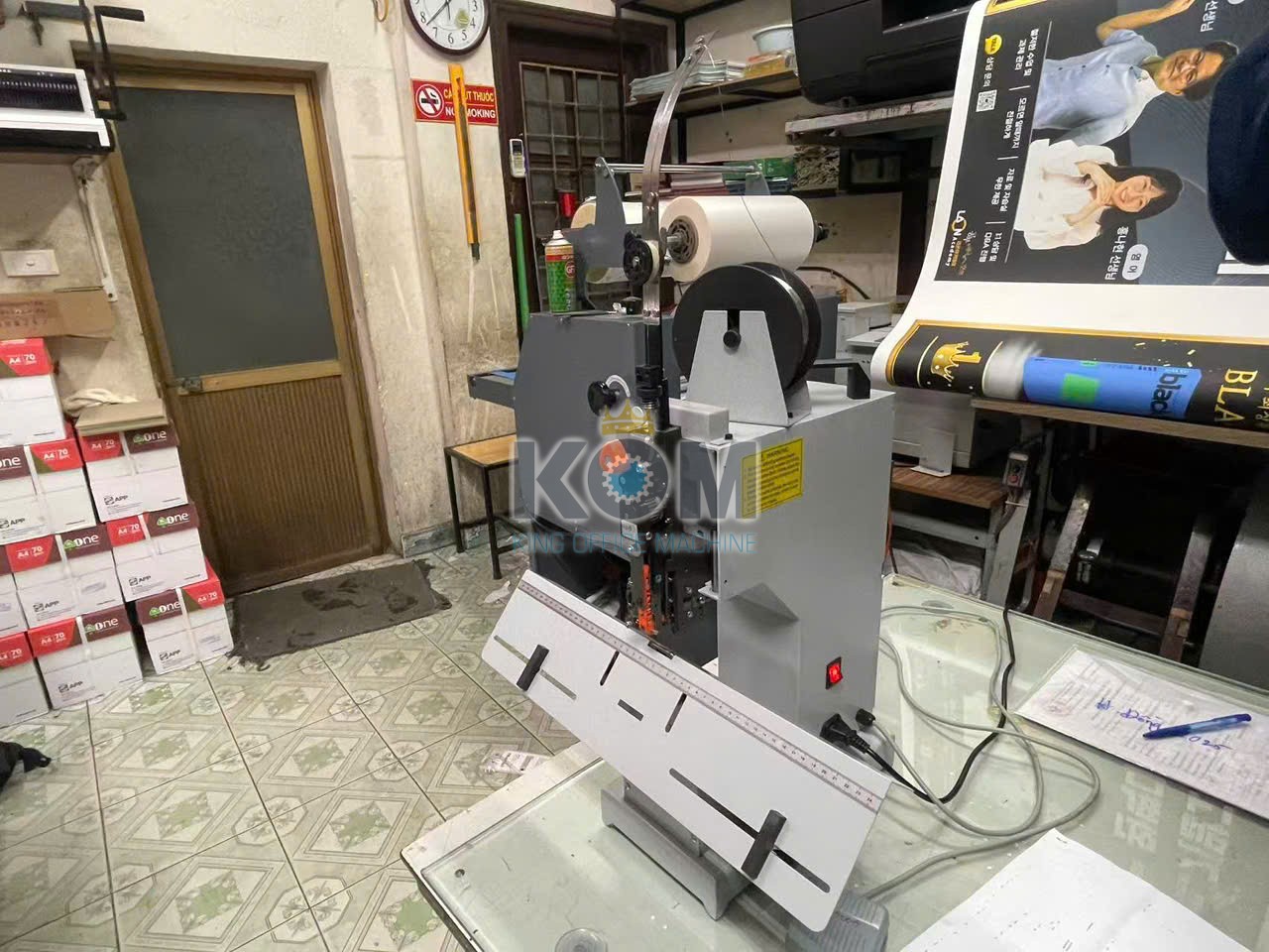 Máy dập ghim điện 1 đầu (đầu ghim LD Đức) 5 may dap ghim sach 1 dau K100