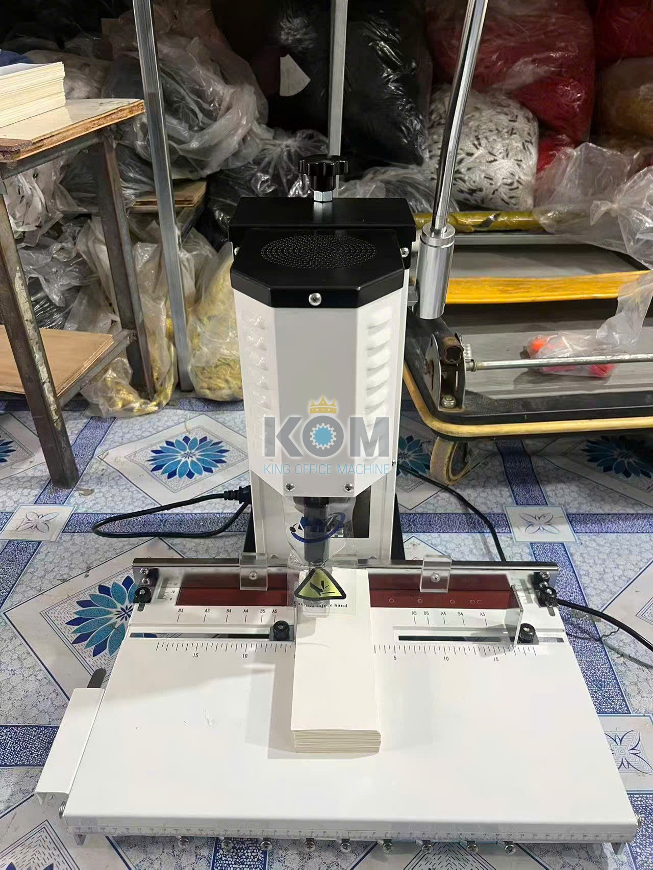 Máy khoan giấy HY-50A 13 may khoan giay HY 50A