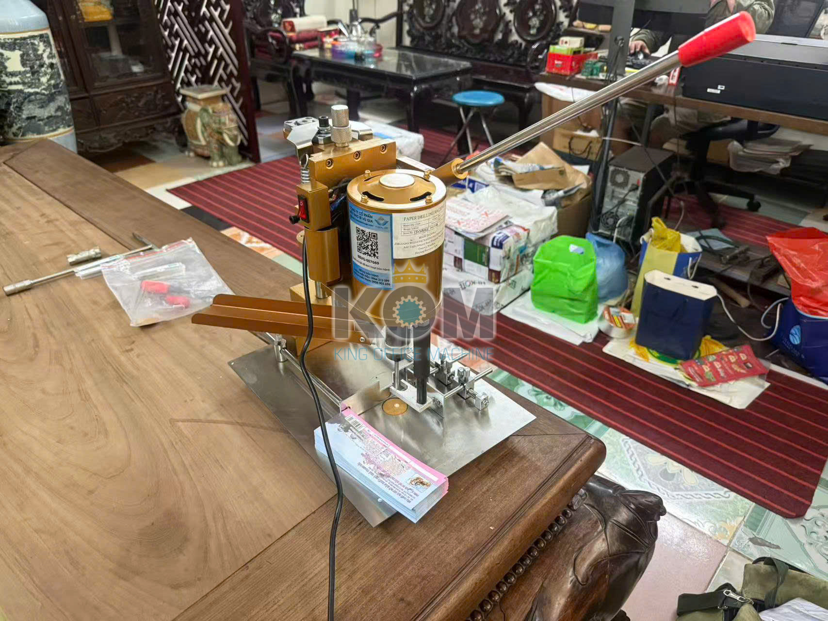 Máy khoan giấy DK-150A 3 may khoan giay dk 150