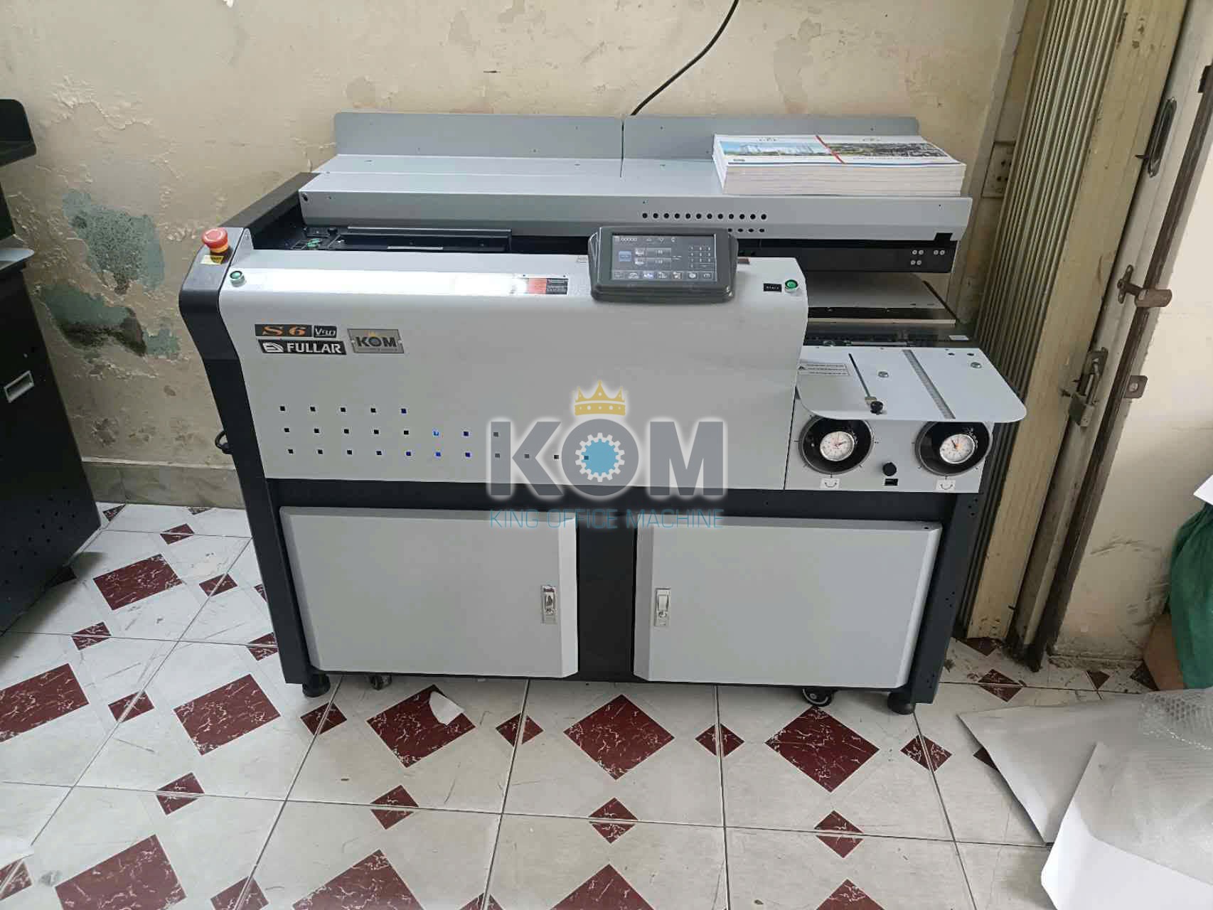 may vao bia keo nhiet co servo