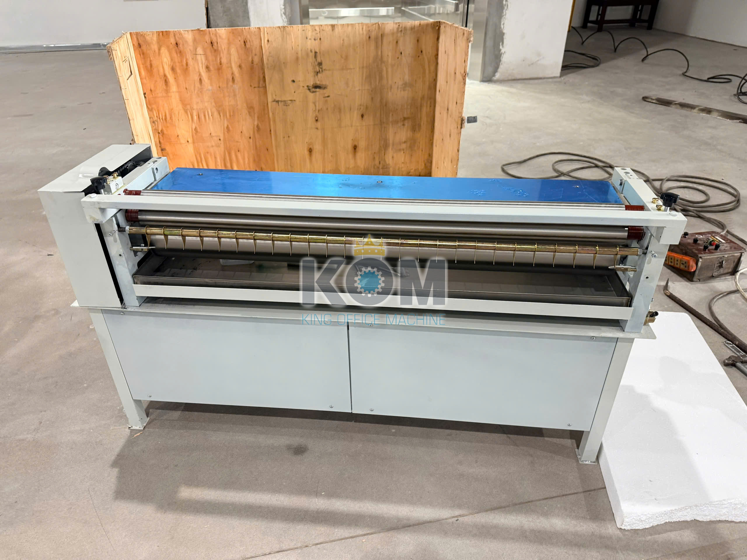 Máy bôi keo sữa khổ lớn 10 mua may boi keo 1200 lo nho tai ha noi