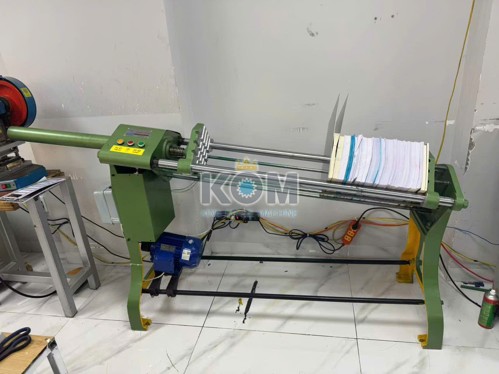 May ep phang sach DK 1000