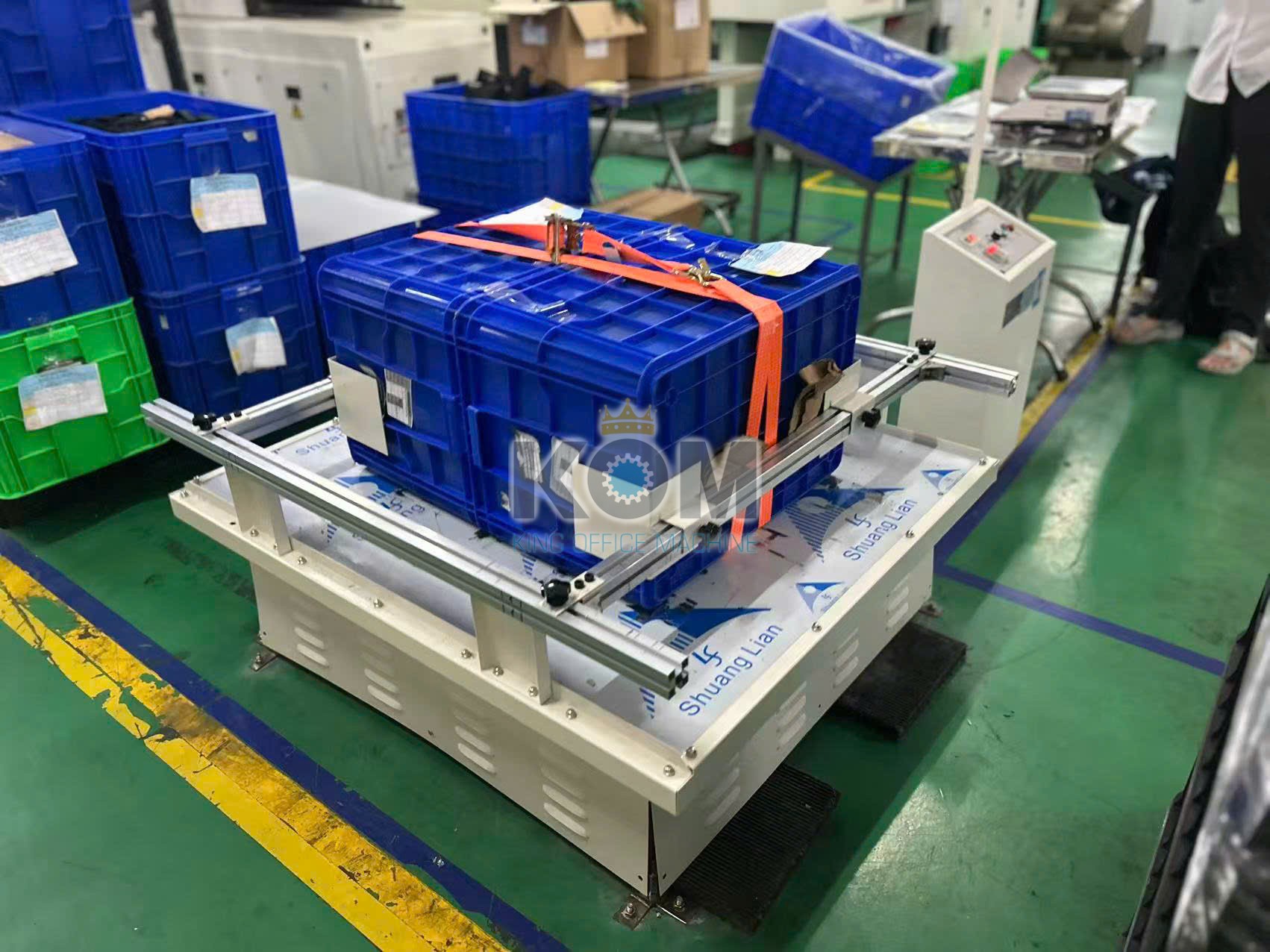 Máy đo độ rung thùng carton 5 bàn giao máy đo độ rung khi vận chuyển carton