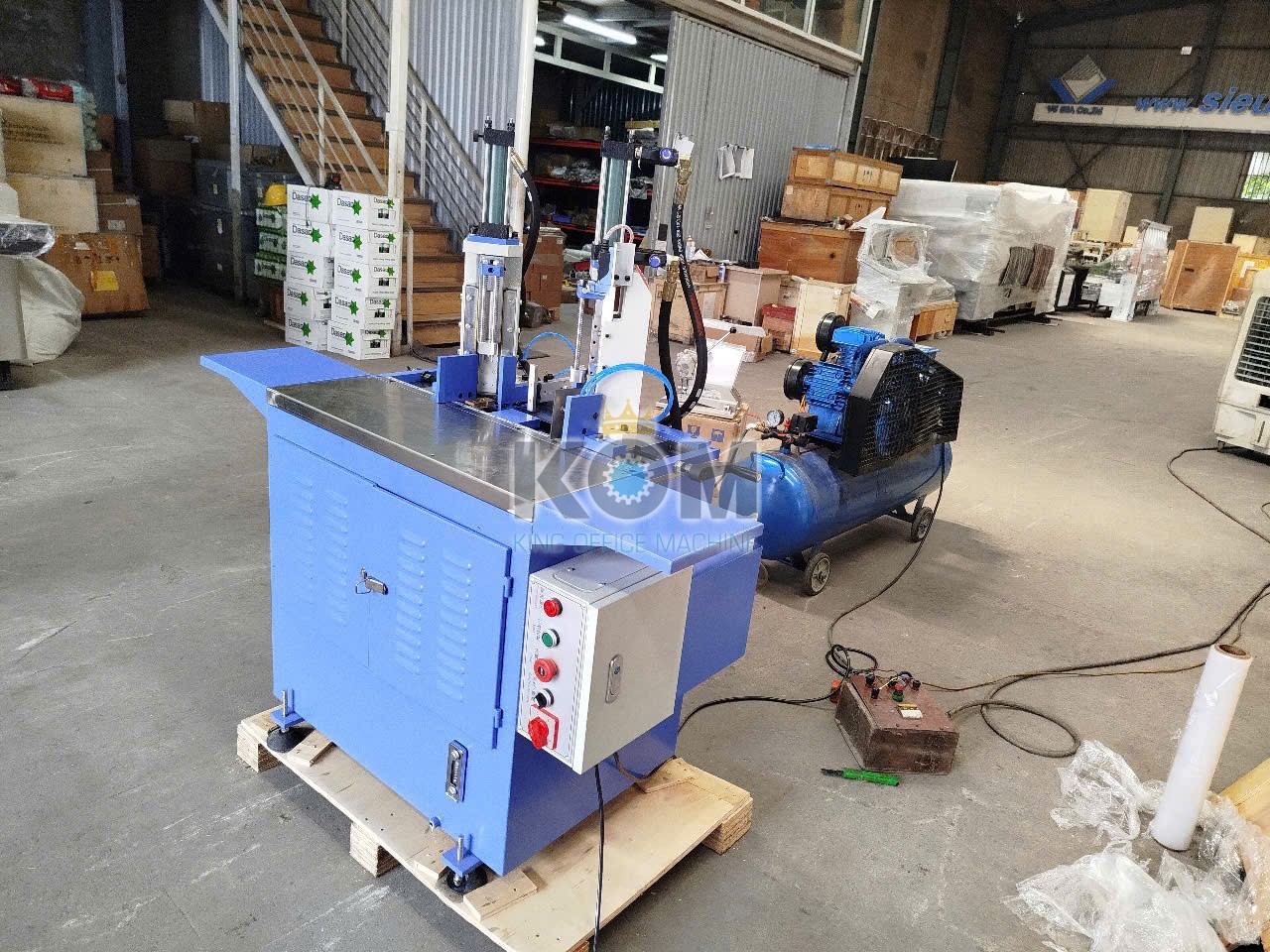 Máy bo góc 2 đầu thủy lực 1 Bán máy bo góc 2 đầu sách vở giá cạnh tranh