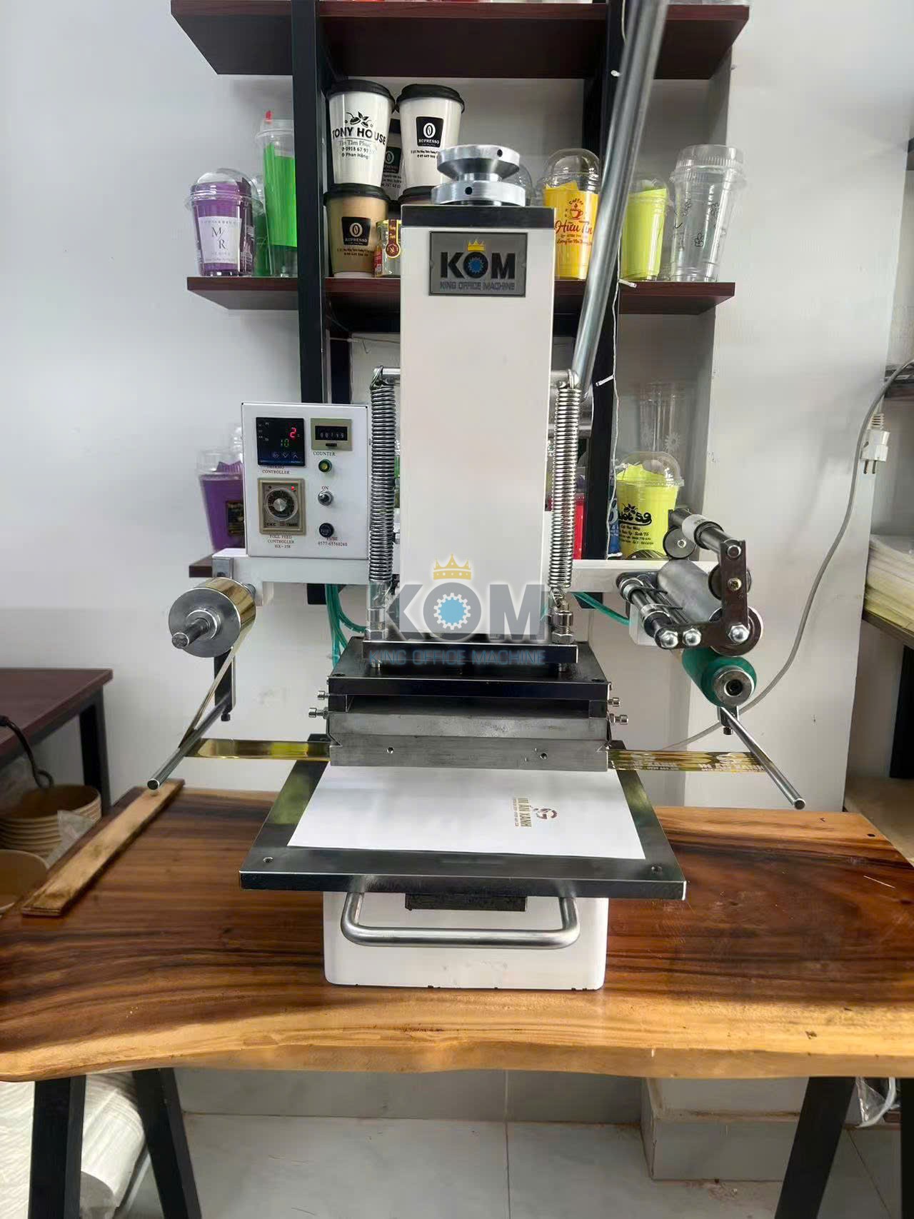 kom ban may ep kim mini