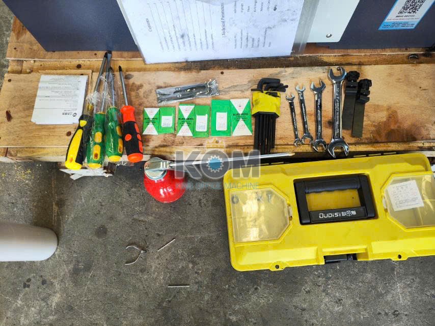 Linh phụ kiện máy khâu chỉ sách