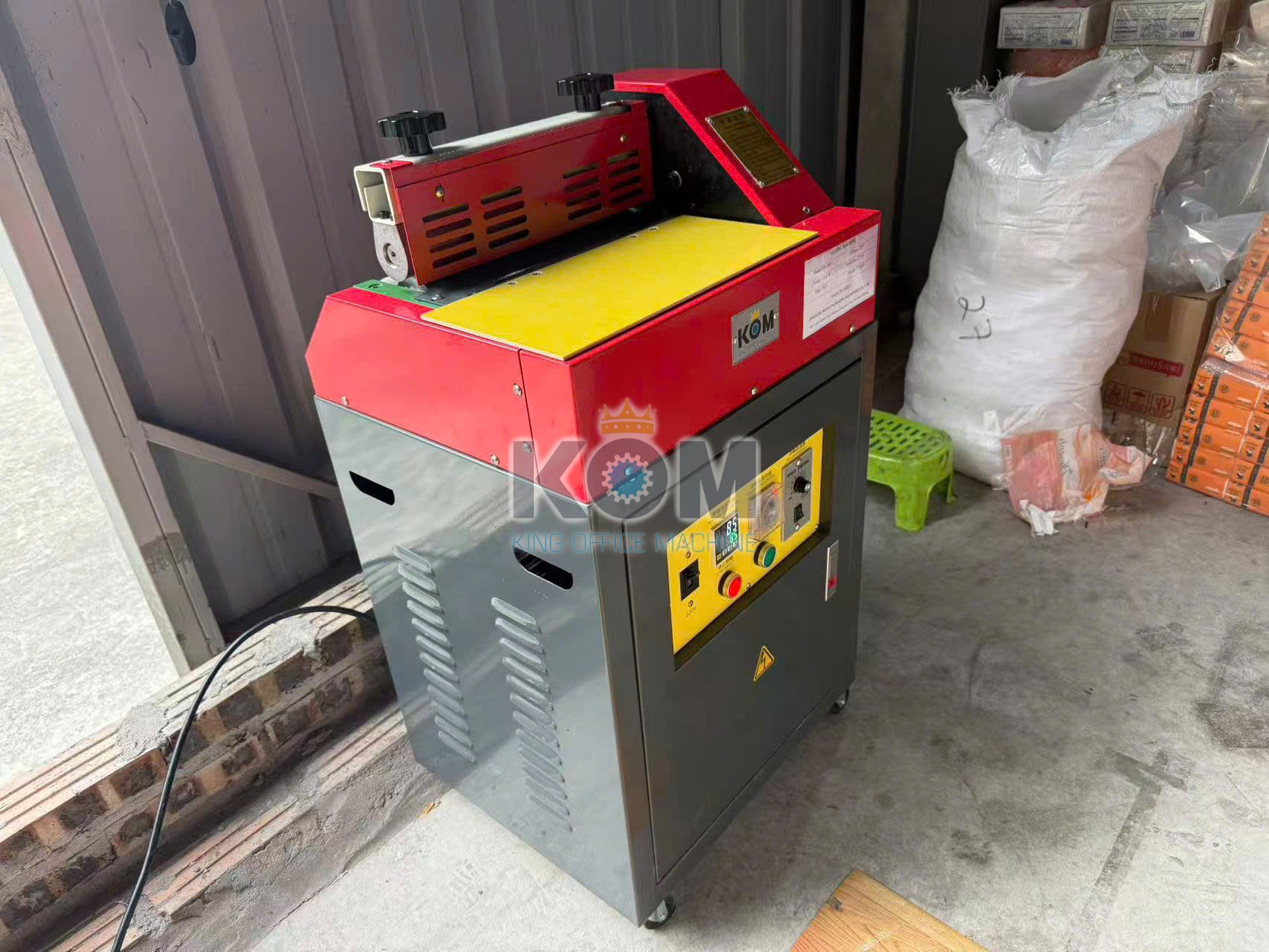 Máy bôi keo nến khổ 300mm