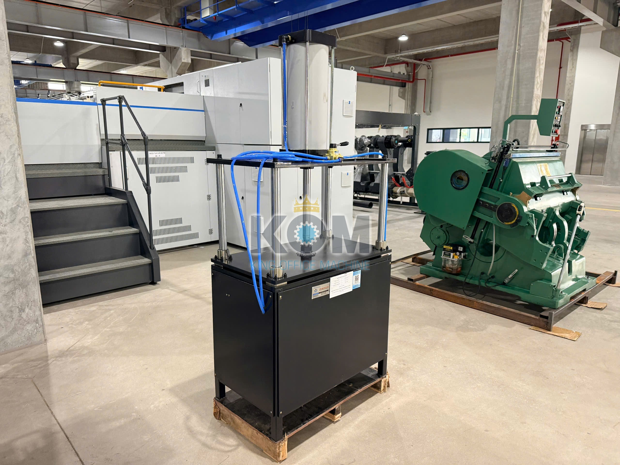 Máy ép sách phẳng bằng hơi 2 may ep phang mini dung hoi