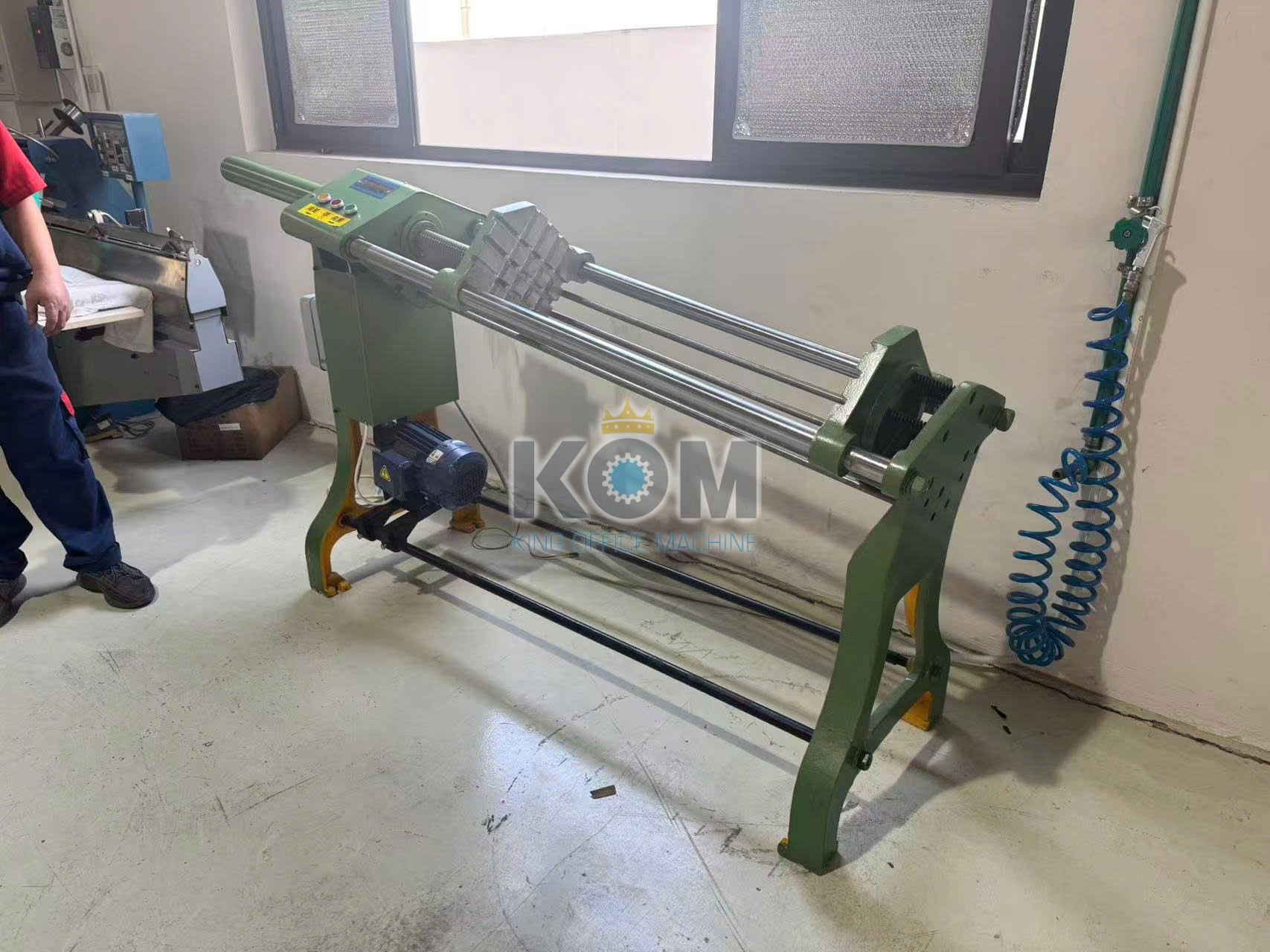 Máy ép phẳng sách