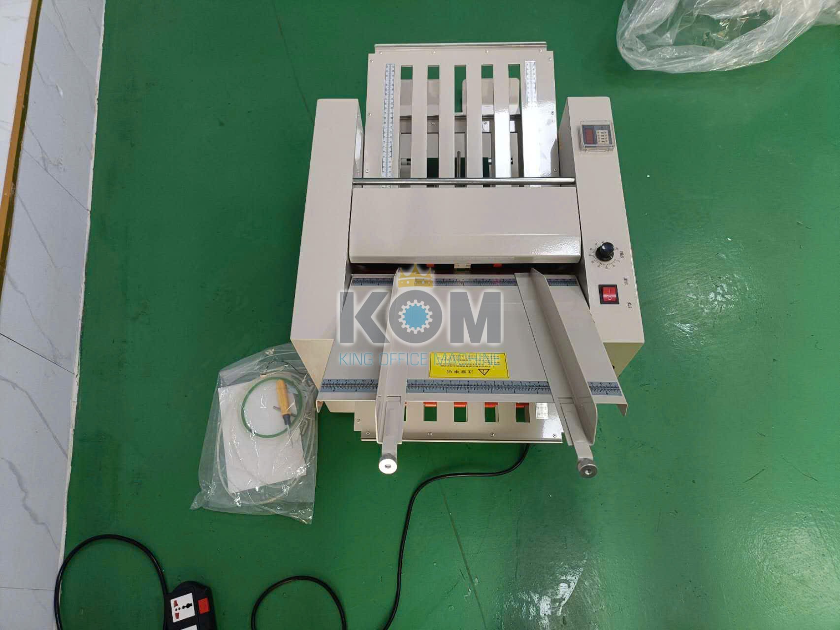 Máy gấp giấy mini 18 may gap to roi