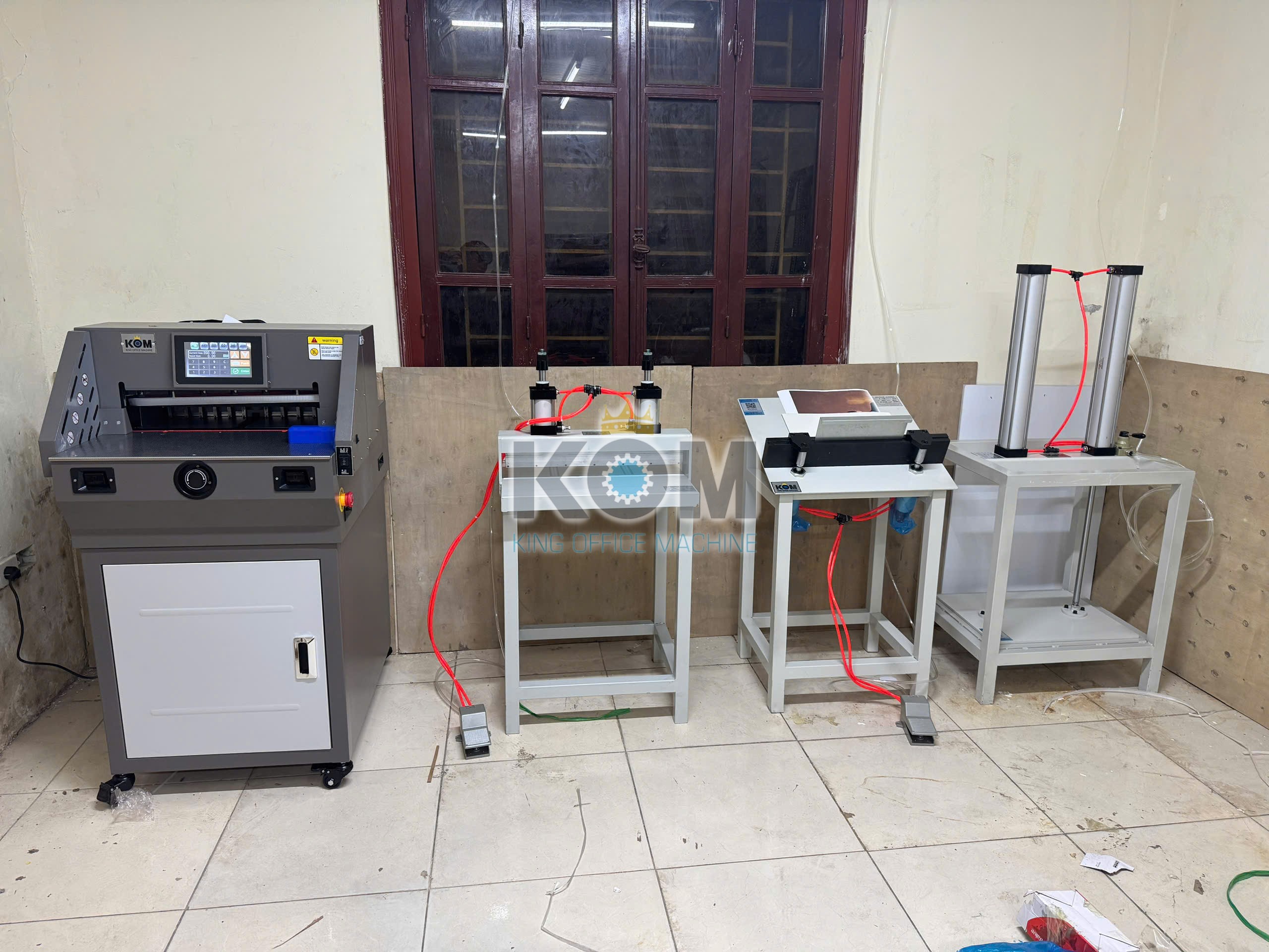 Máy ép phẳng album, sổ sách bằng hơi 2 Máy phụ trợ làm album ảnh mini