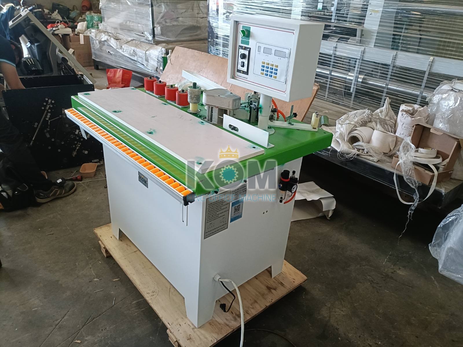 may nep khung tranh anh cuoi