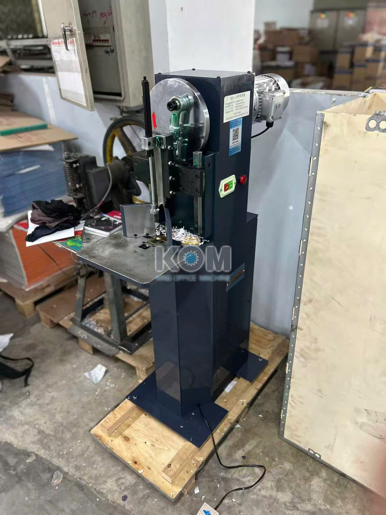 Mua máy cắt góc sách vở học sinh