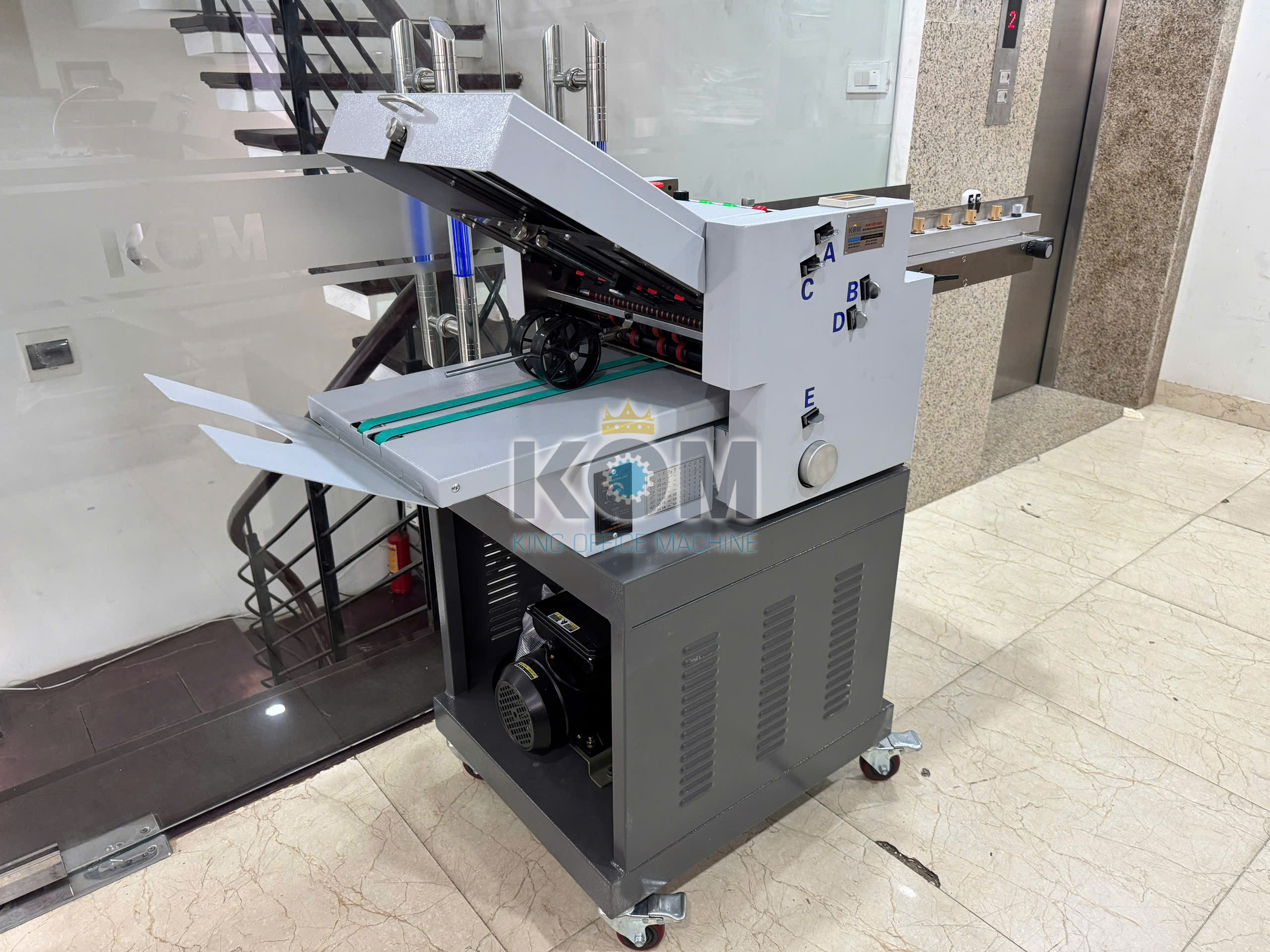 Máy gấp giấy 4 vạch tốc độ cao 3 ban may gap giay zic zac 4 vach