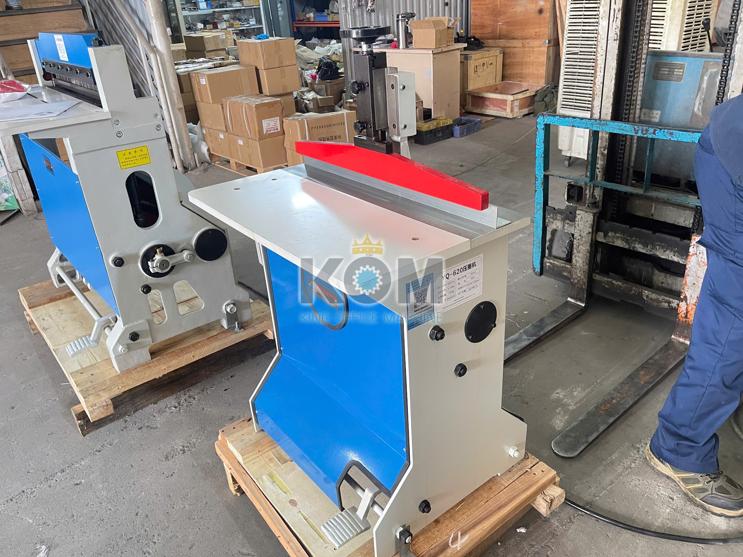 Máy ép lò xo bằng điện 4 Máy bóp lò xo điện YQ-620