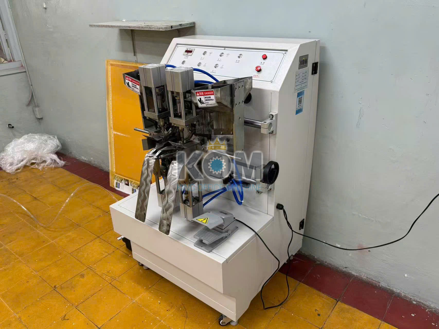 máy đóng khuy túi giấy 4 đầu giá tốt