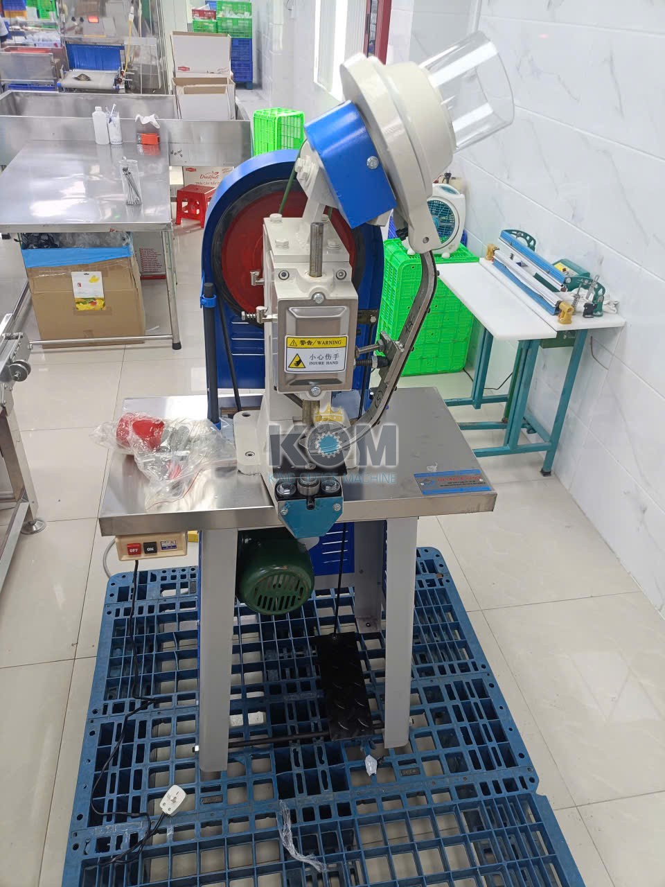 máy đóng mắt cáo 1 đầu