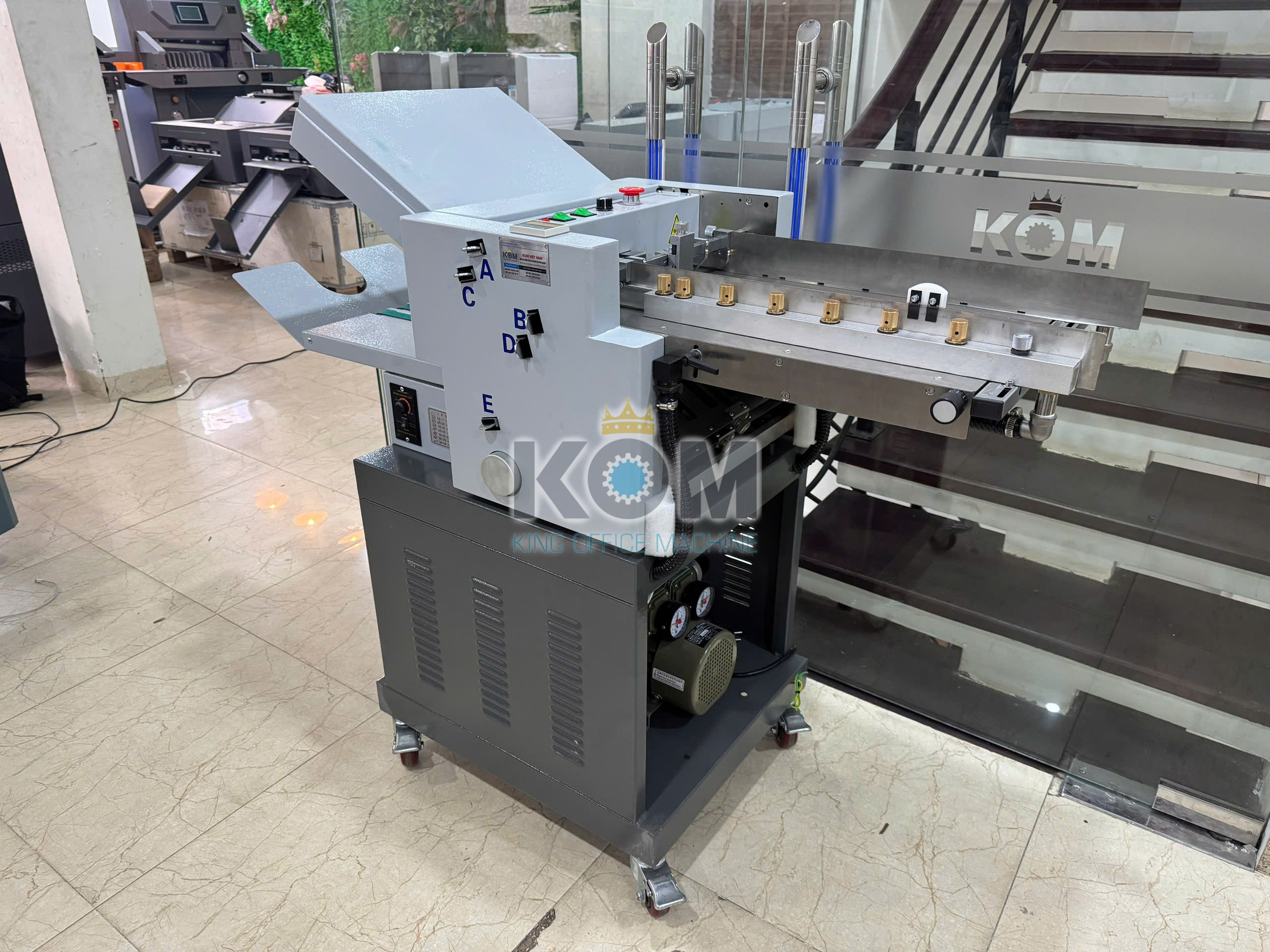 Máy gấp giấy 4 vạch tốc độ cao 4 may gap giay tu dong toc do cao VG384SF TL