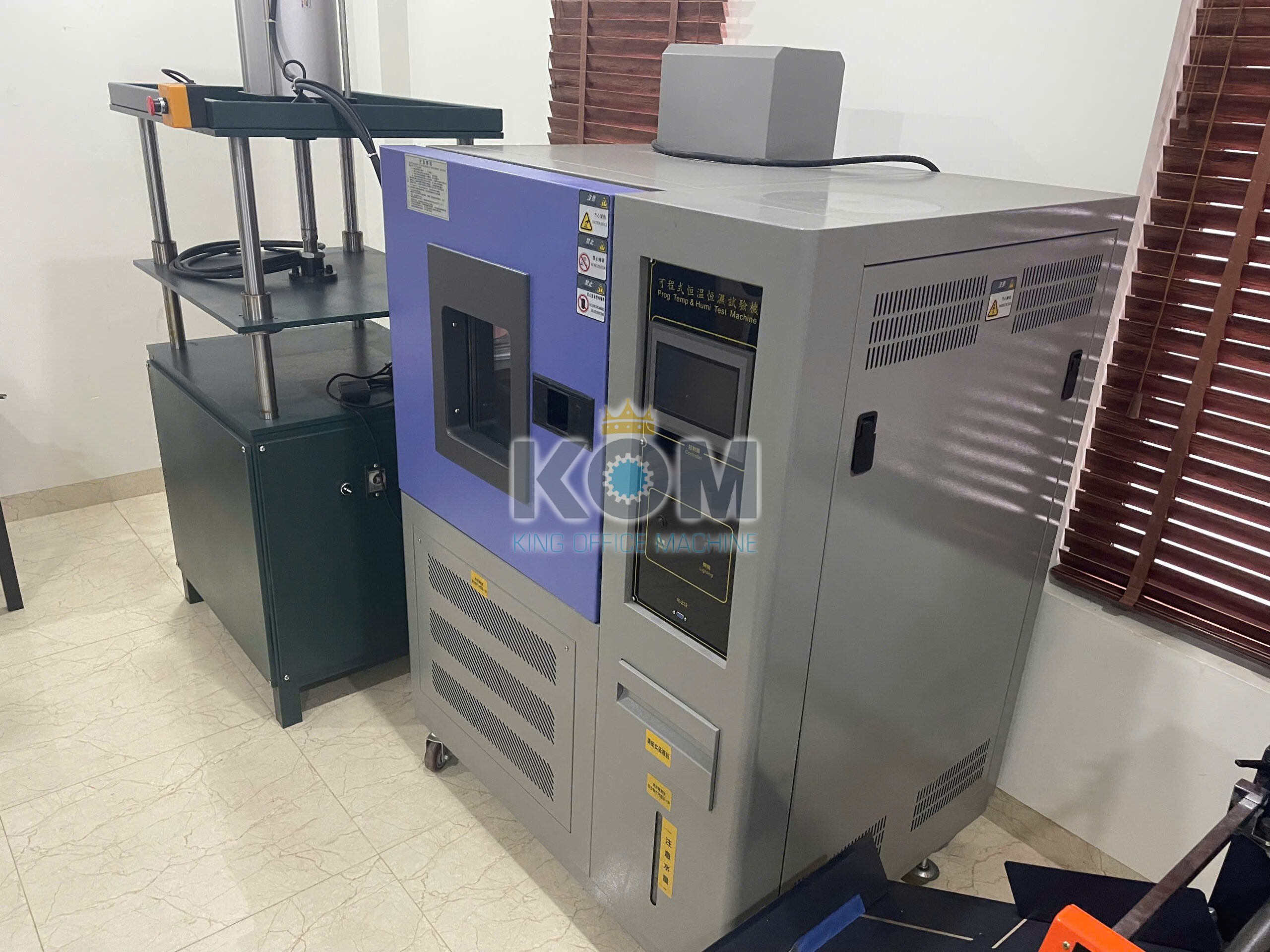 Máy đo độ ẩm - độ chịu nhiệt của giấy carton 3 máy thử nghiệm nhiệt độ độ ẩm