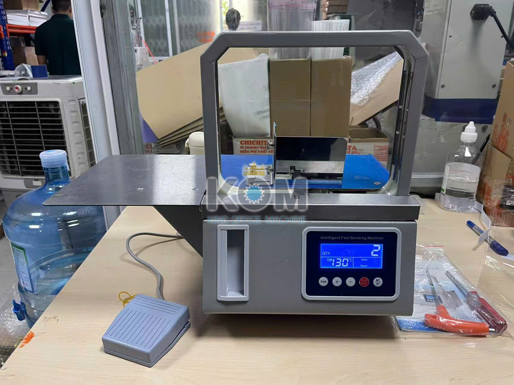 Máy đóng đai sản phẩm mini 18 may buoc day san pham mini 1