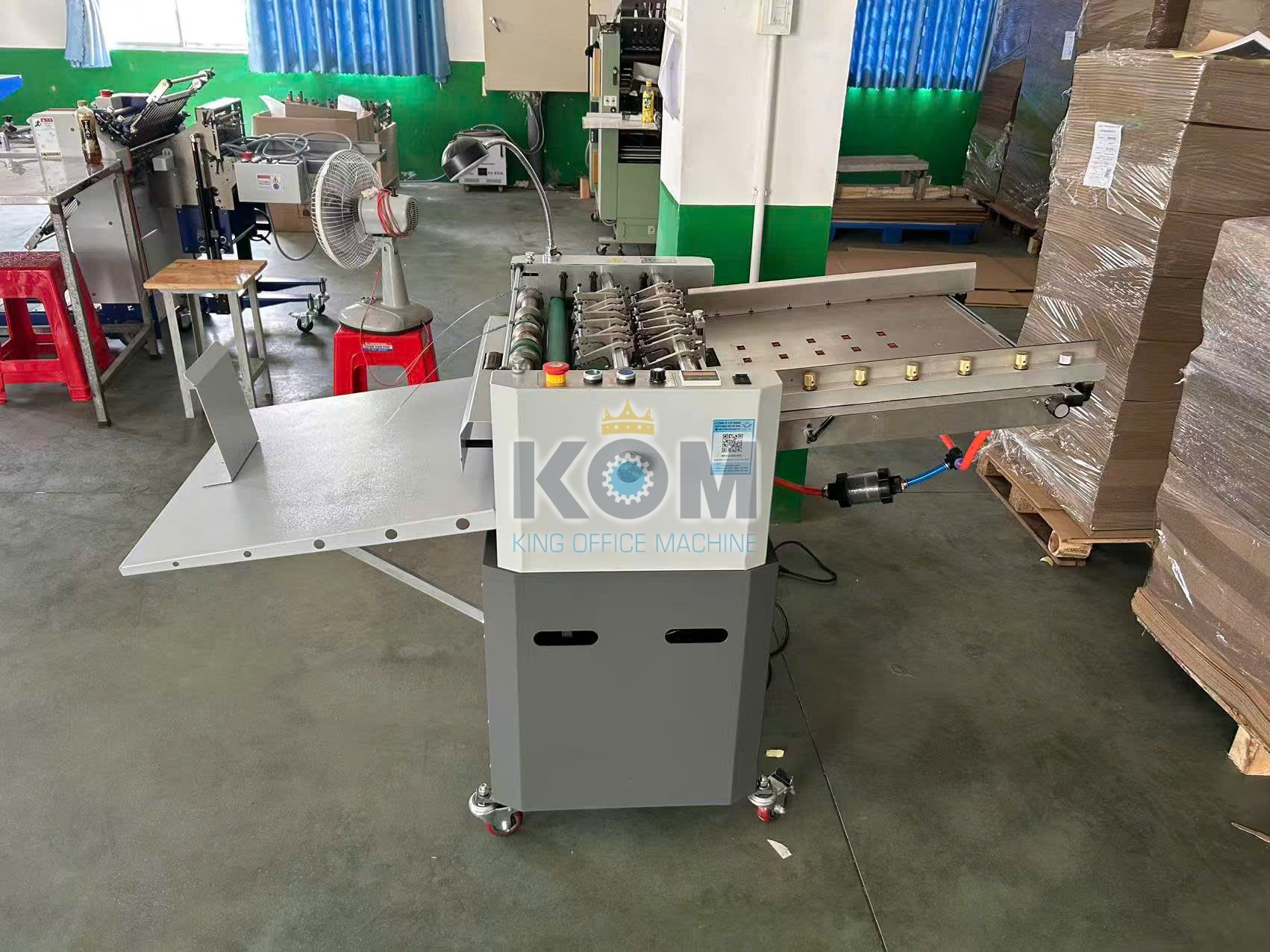 Máy cắt decal cấn gân rãnh xé tự động