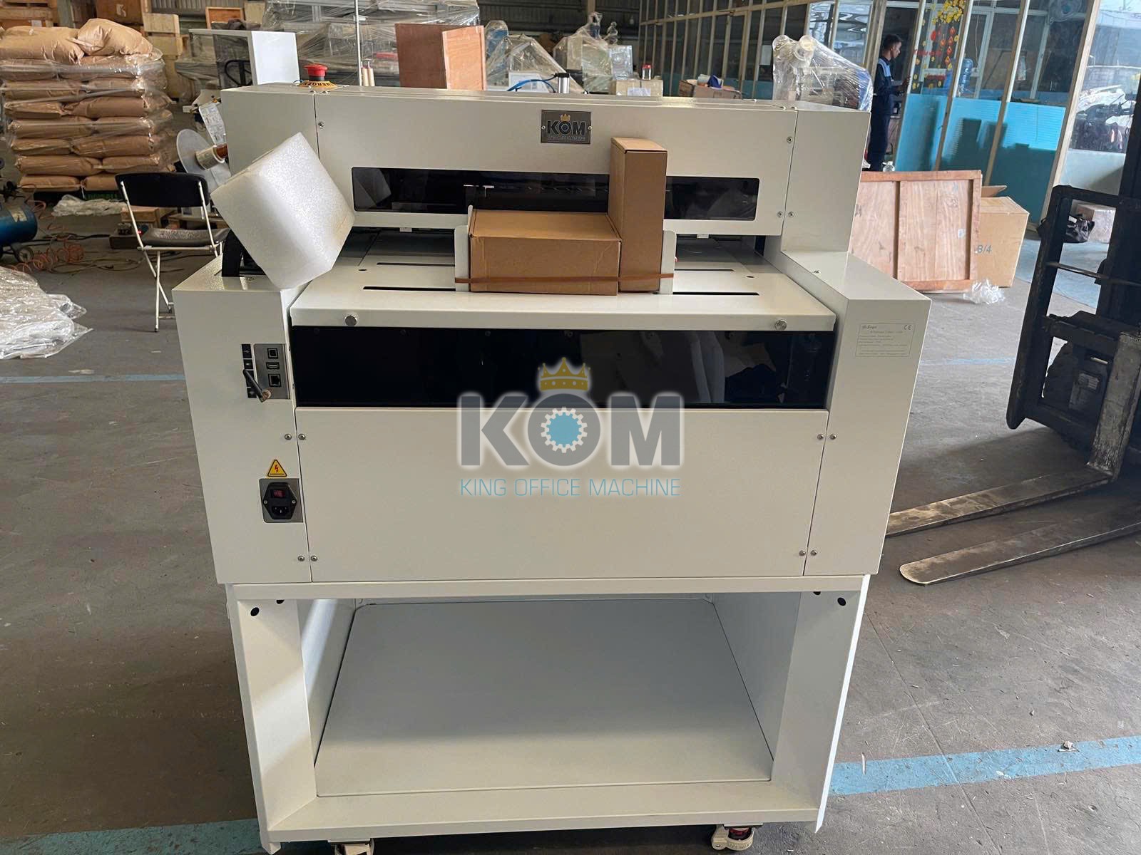 Máy cắt mẫu giấy khổ lớn (decal, lì xì, hộp giấy) 4 May cat mau giay saga ASC2301