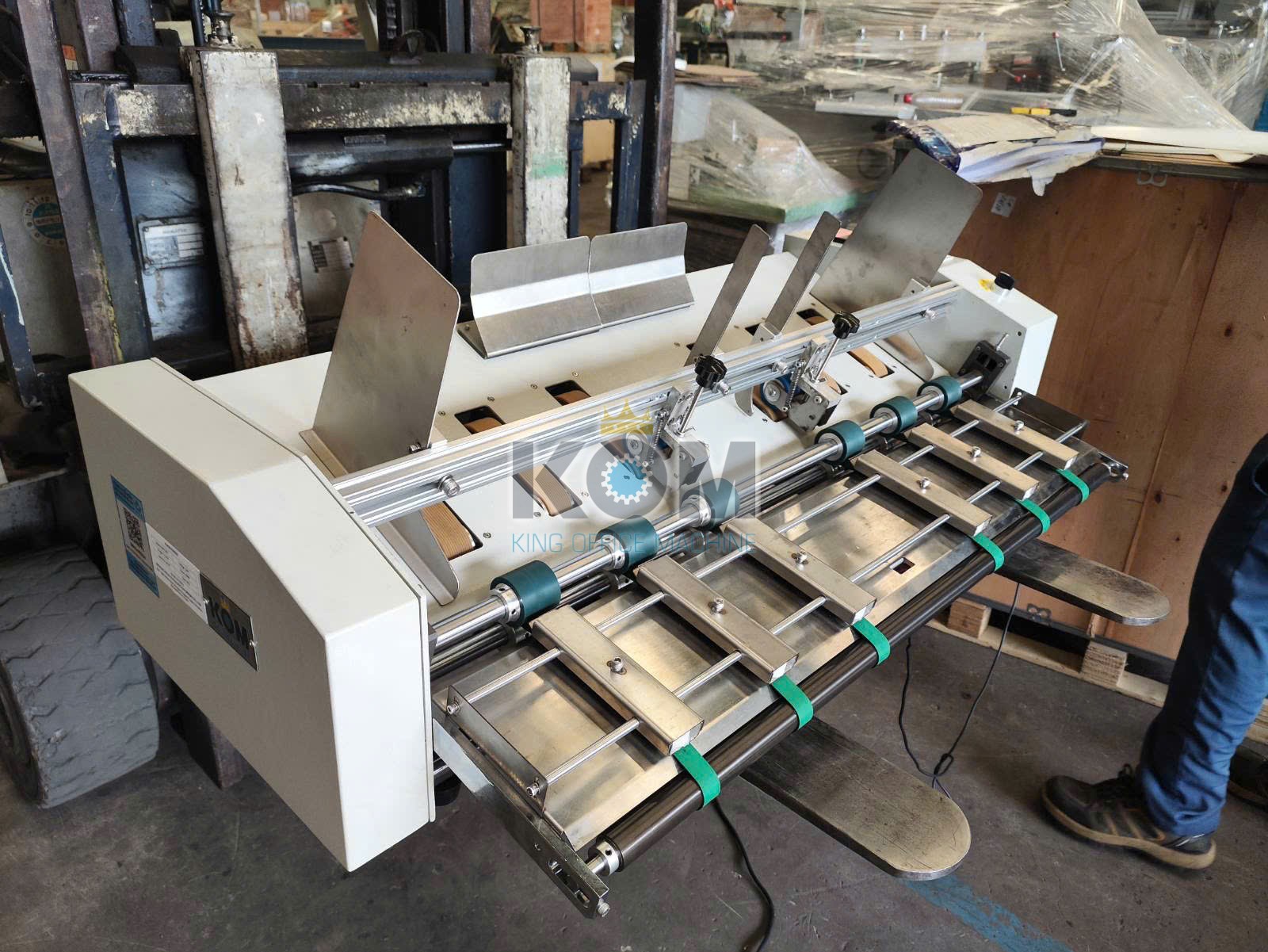 Máy cấp giấy tự động cho máy bôi keo 3 Khay nạp giấy tự động khổ 900mm