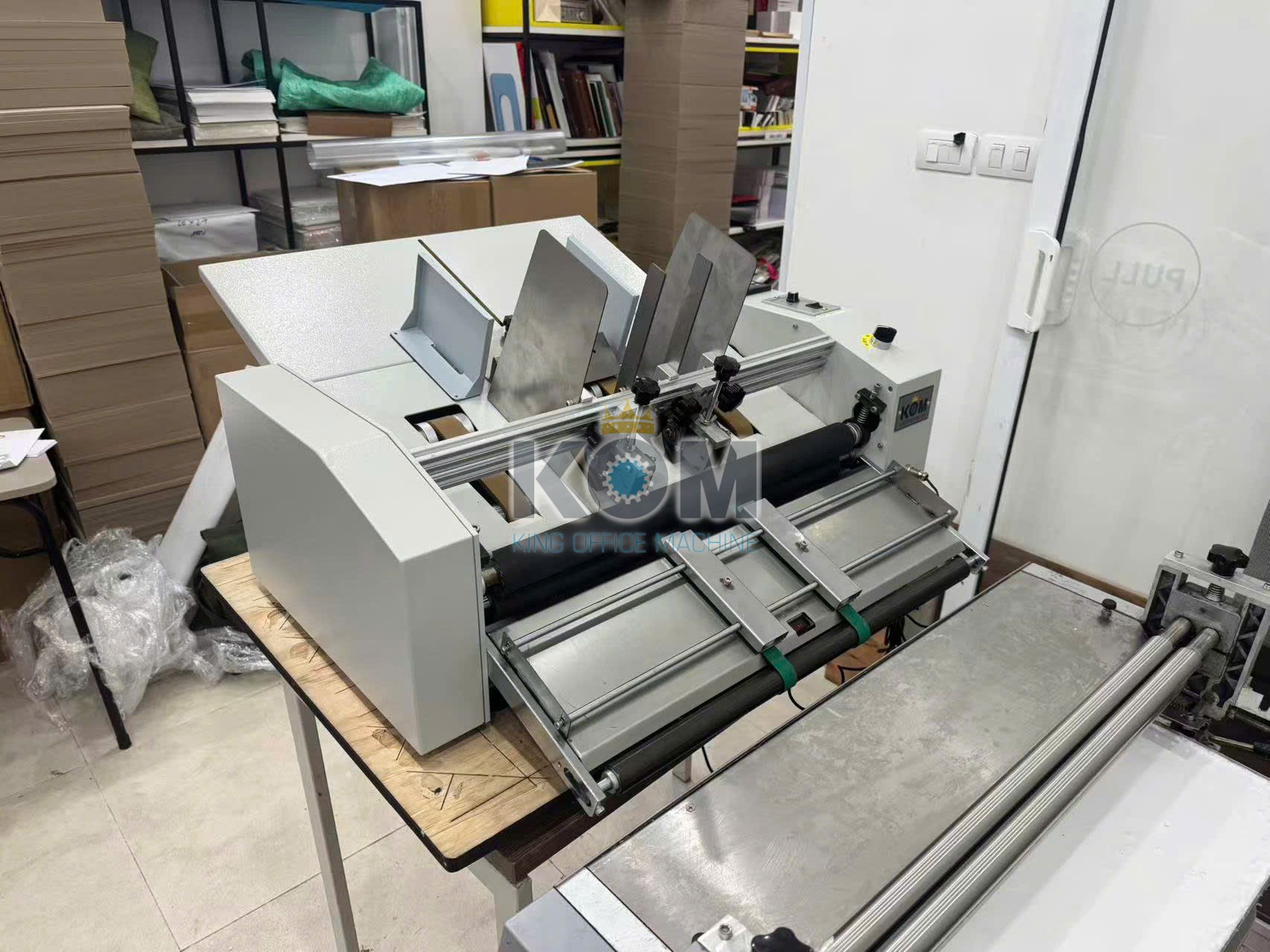 kom ban may boi keo tu dong mini