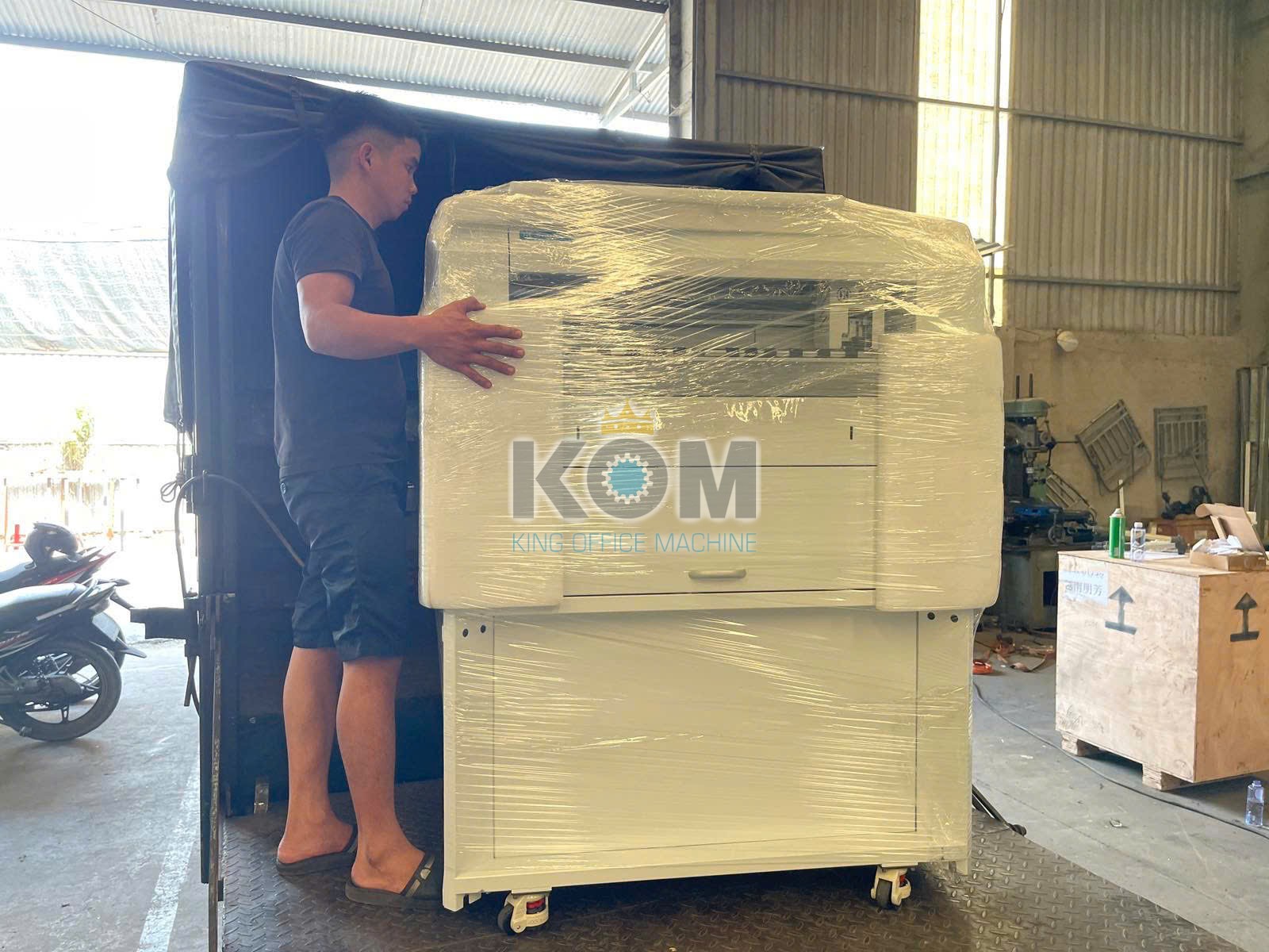 Máy cắt mẫu giấy khổ lớn (decal, lì xì, hộp giấy) 7 kom ban may cat mau saga ASC2301