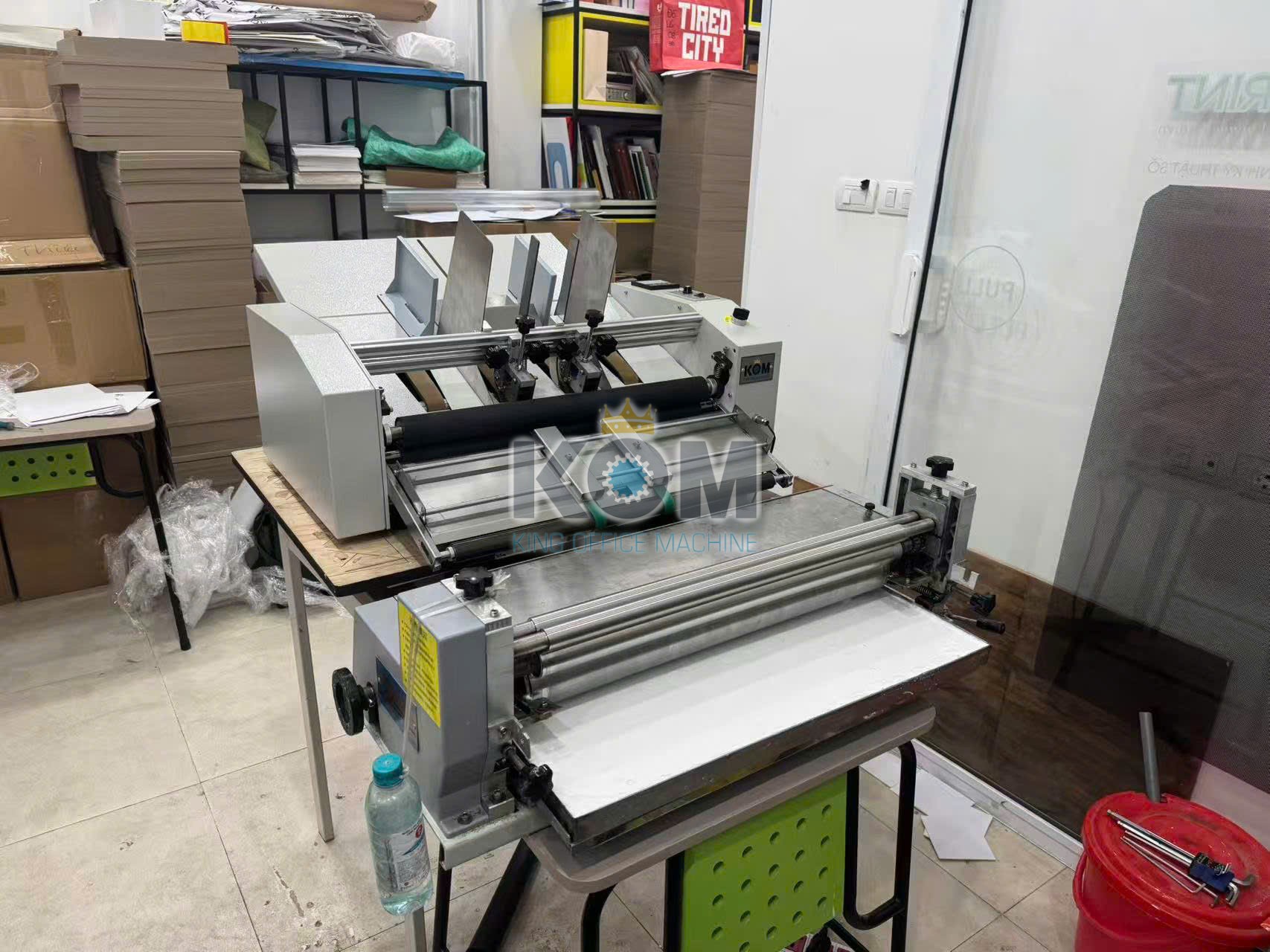 may nap giay tu dong lap cho may boi keo