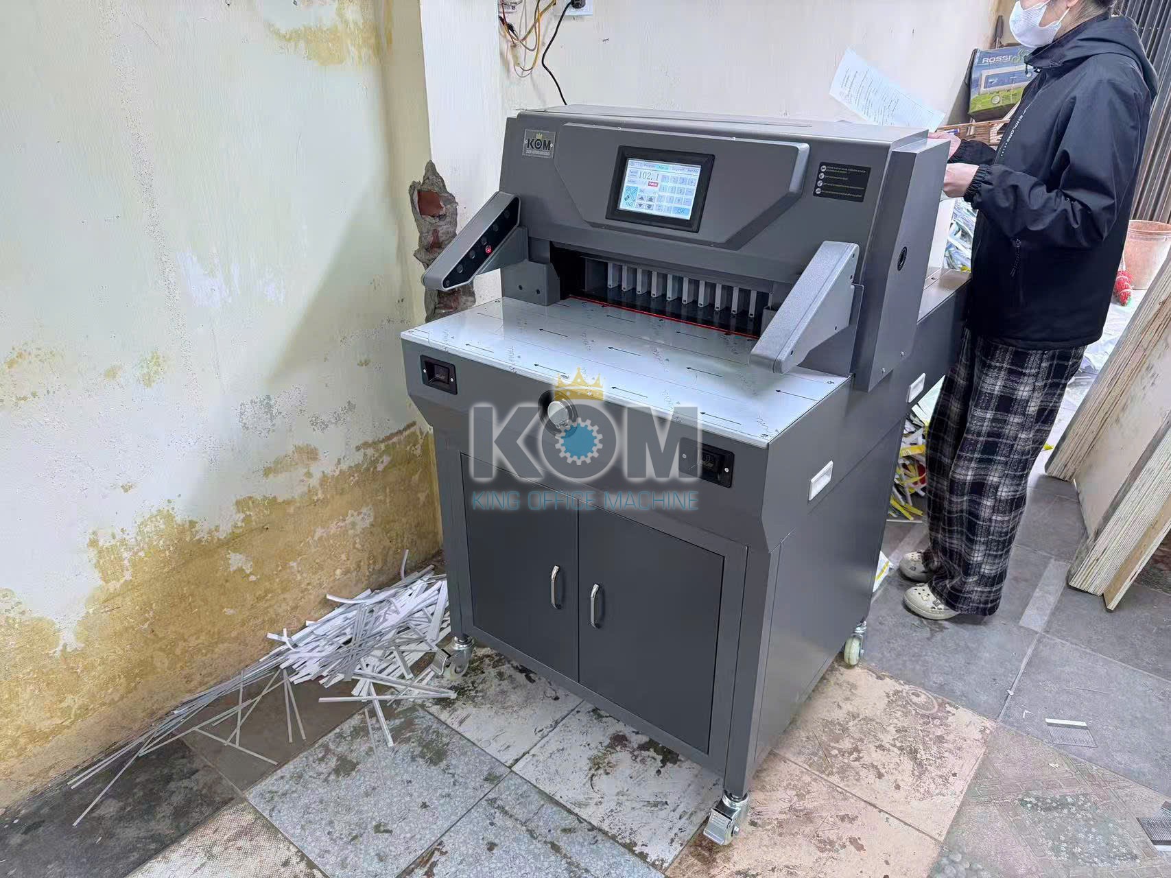 Máy xén giấy điện khổ 50cm - Họng dao 9cm 10 may cat xen giay mini kho 50