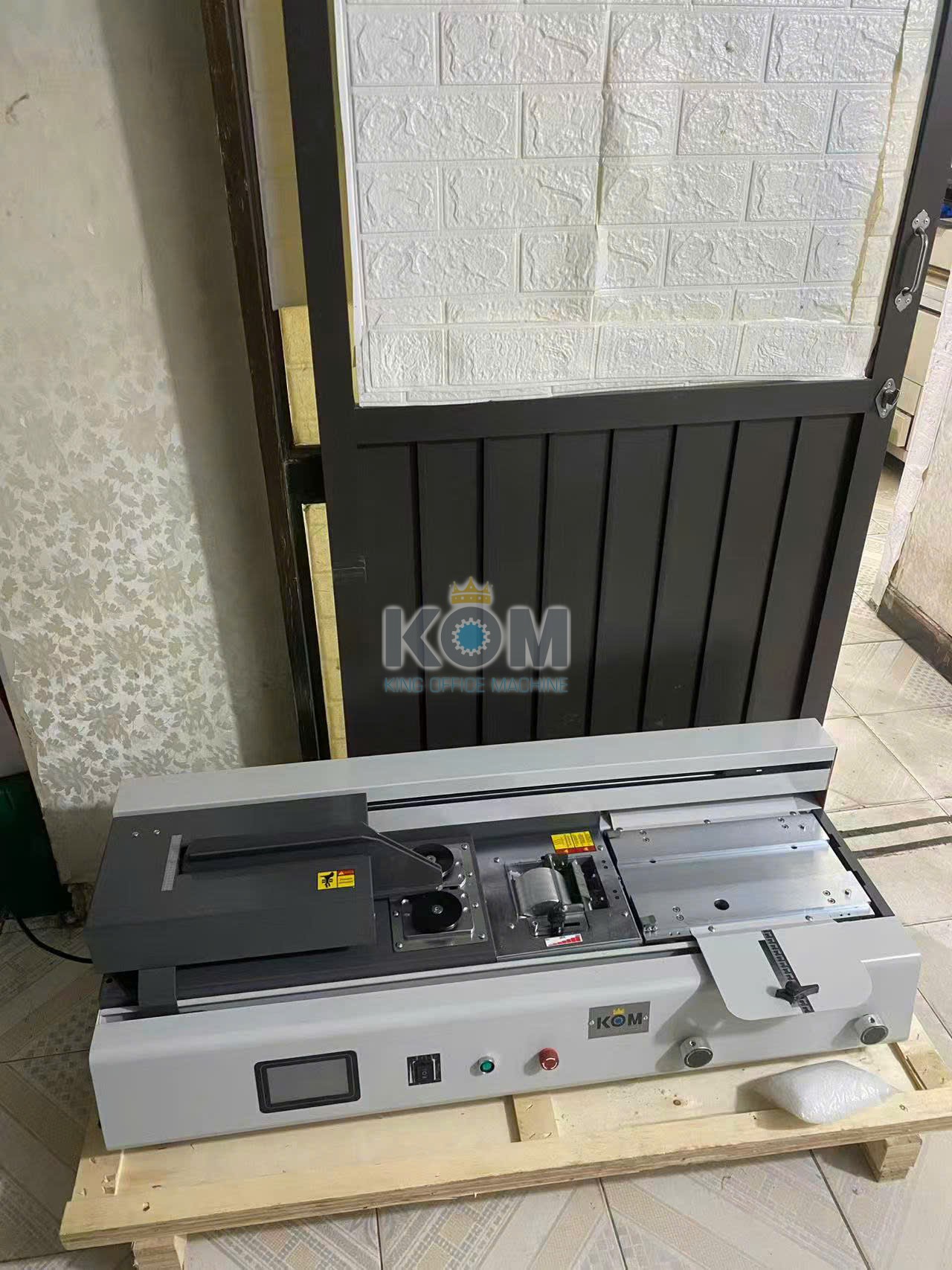 may dong sach gia re b40f