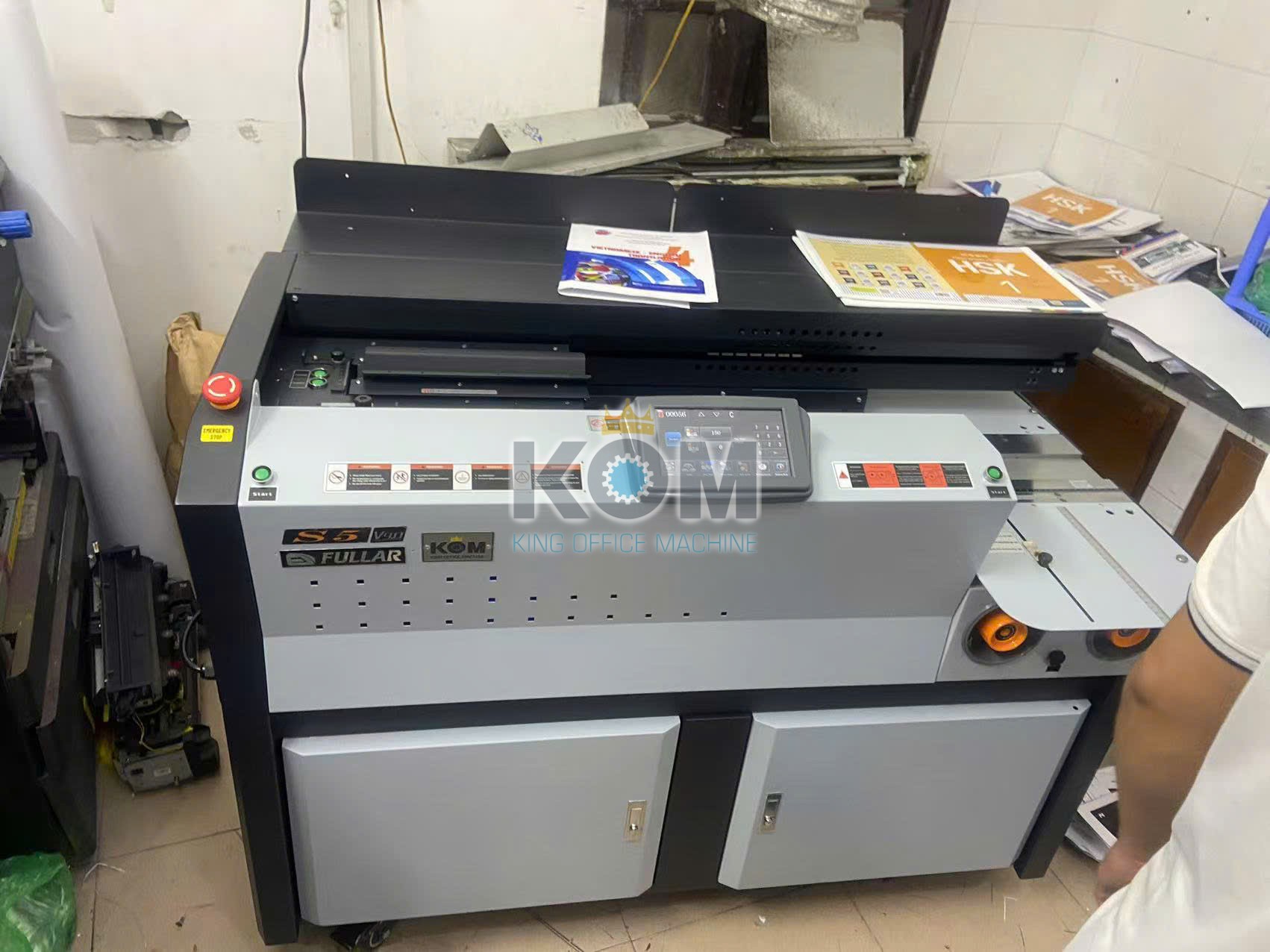 KOM bán máy đóng sách keo nhiệt S5 cao cấp! 5 Máy vào keo gáy sách S5