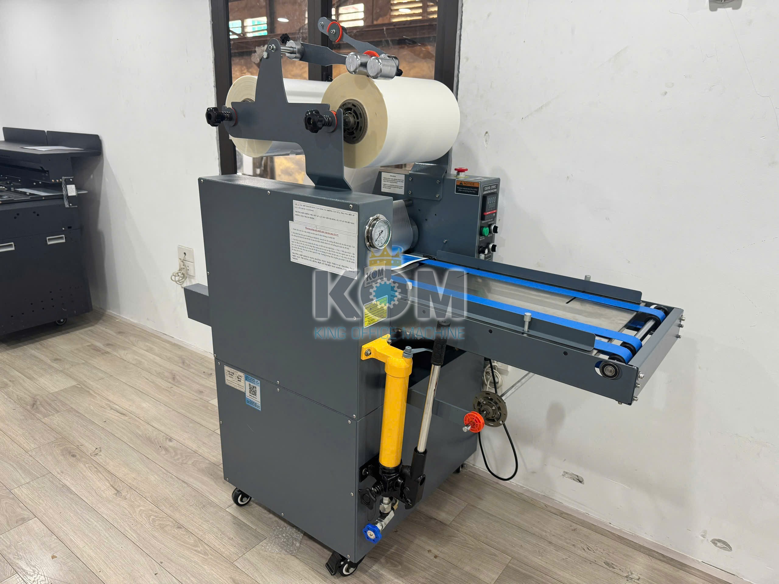 Máy cán màng tay bơm thủy lực 7 Bán máy cán màng thủy lực 390 giá rẻ