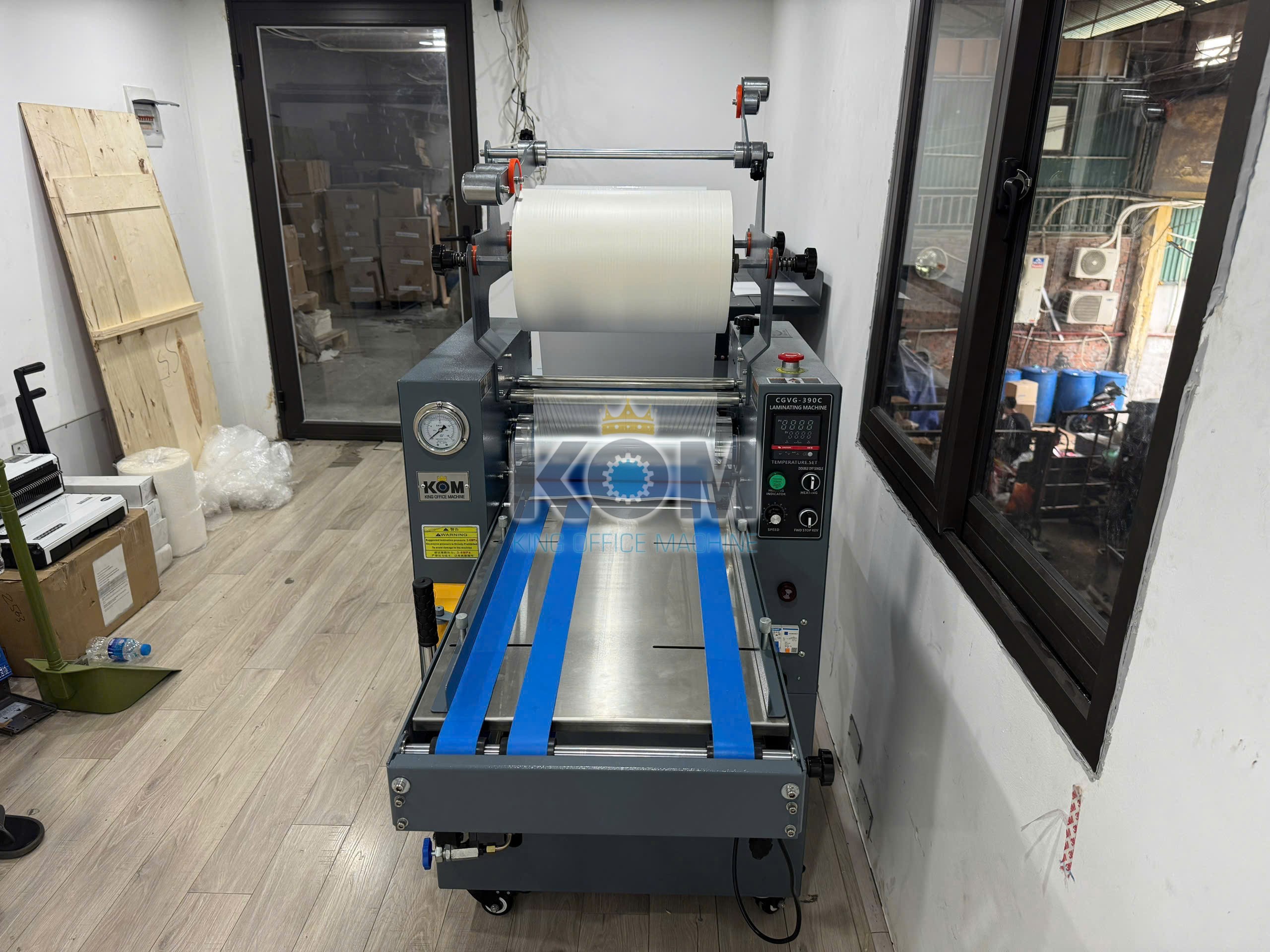 Máy cán màng tay bơm thủy lực 6 Máy cán màng thủy lực 390 giá tốt