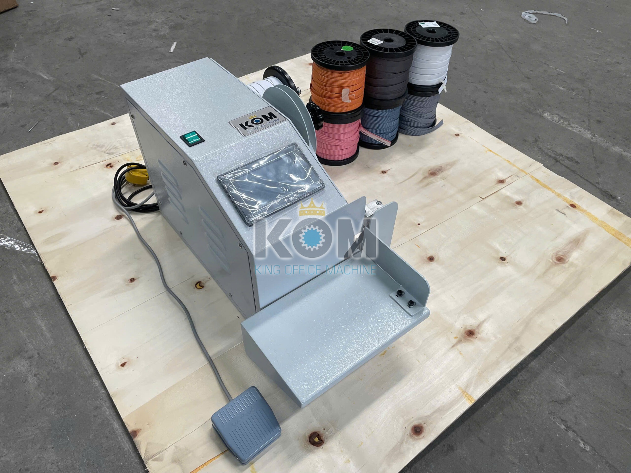 Máy dán chỉ đầu cuốn sách