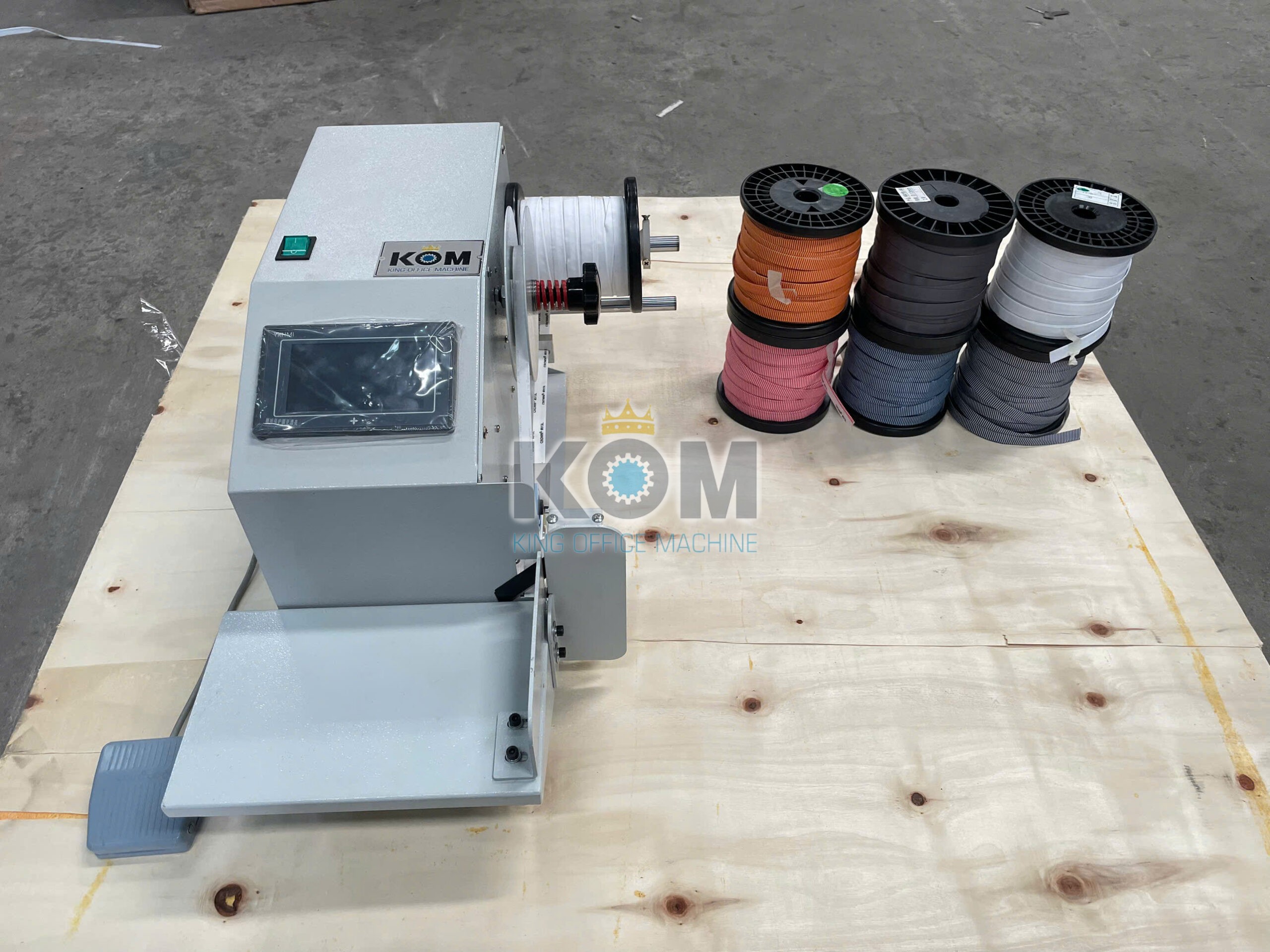 Máy dán chỉ đầu cuốn sách